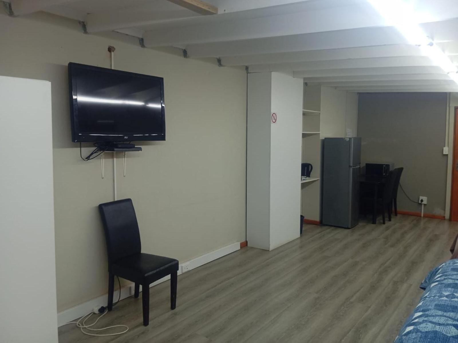Comfort Family Room photo 2