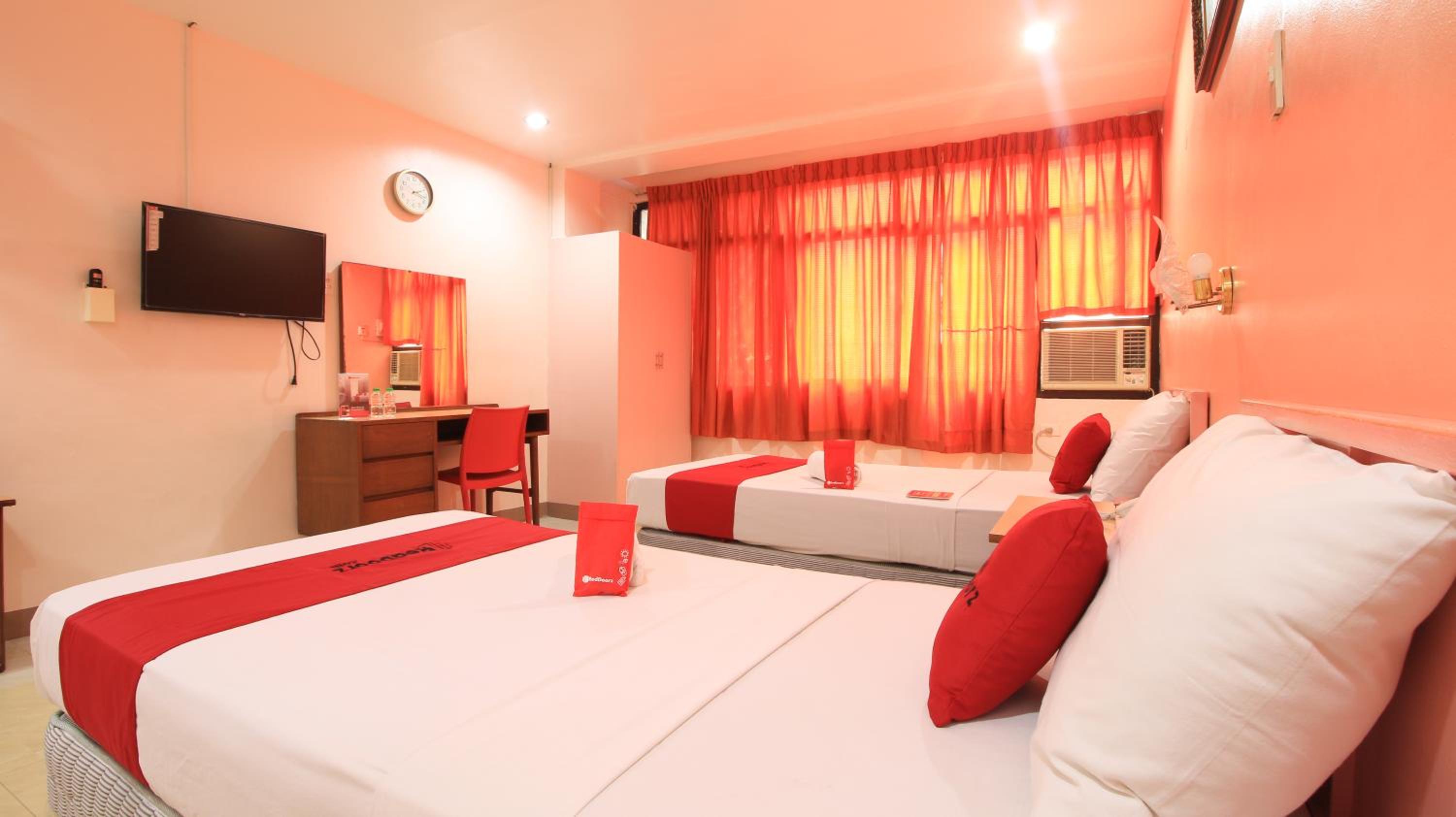 Twin Room - Photo 17