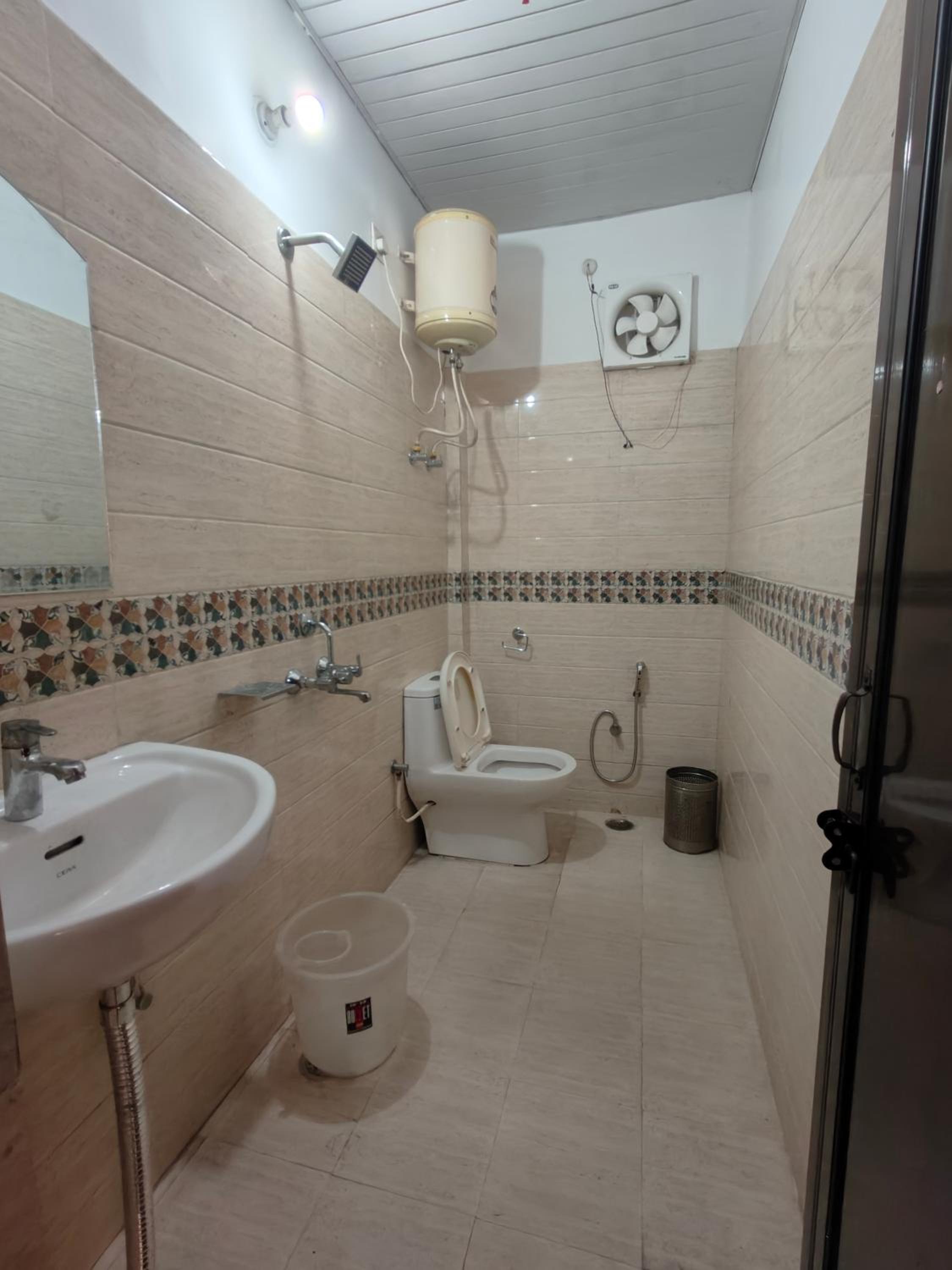 Quadruple Room With Private Bathroom photo 2