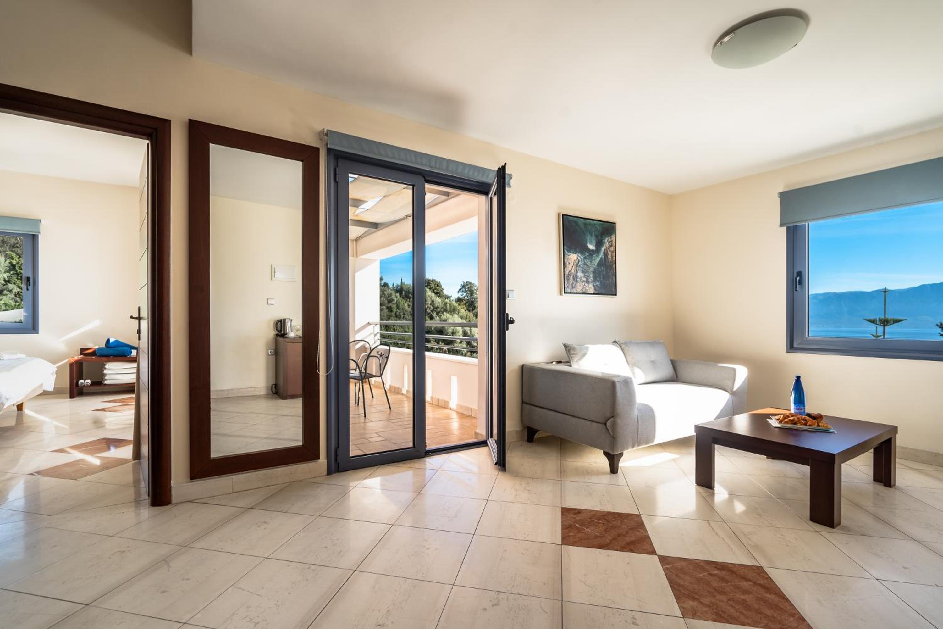 Superior Suite with Sea View - Photo 1