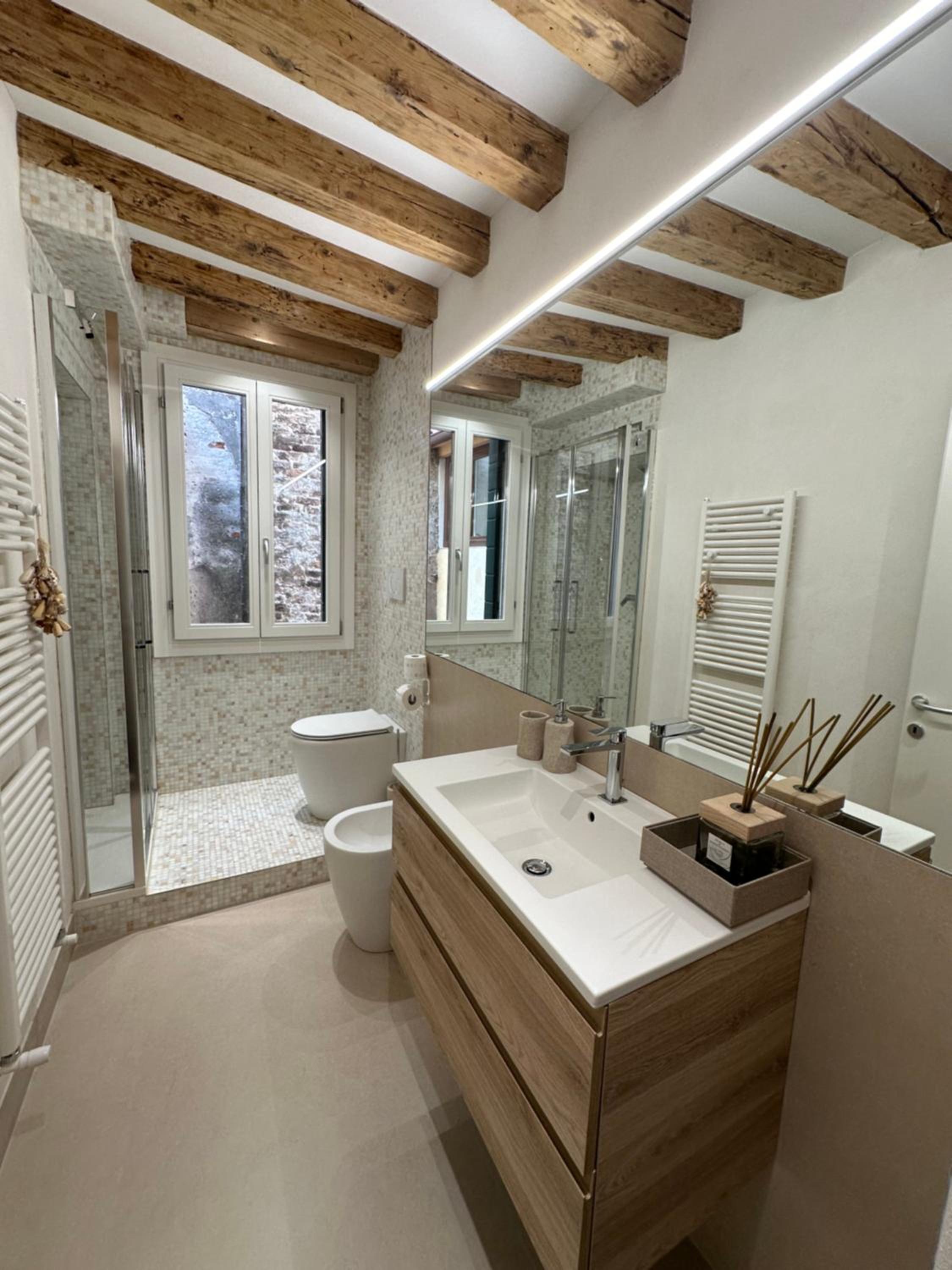 Three-Bedroom Apartment - High Floor photo 3