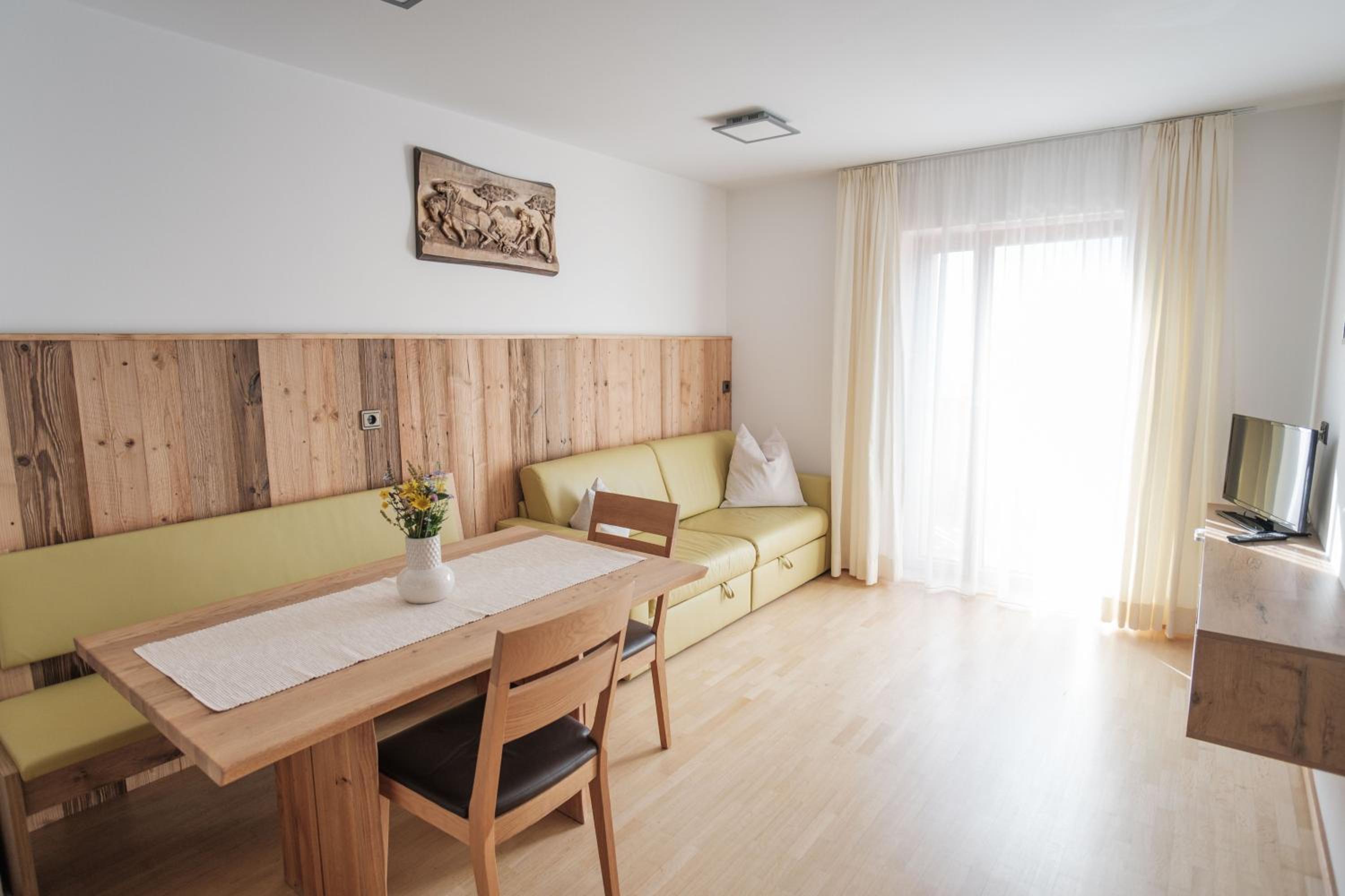 Superior One-Bedroom Apartment