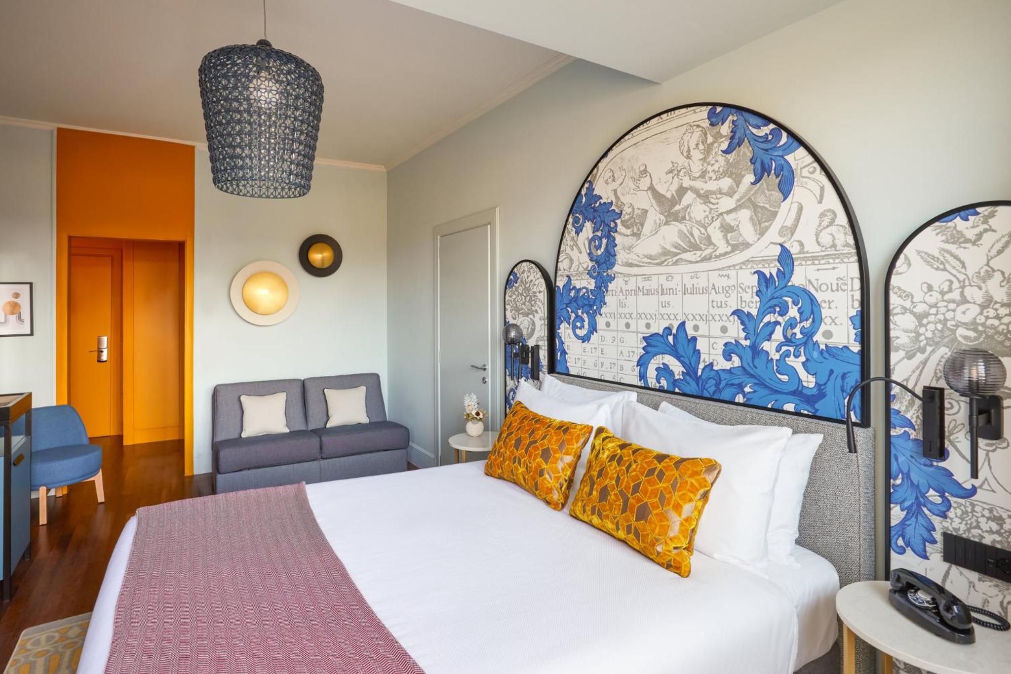 Premium Queen Room with sofa bed