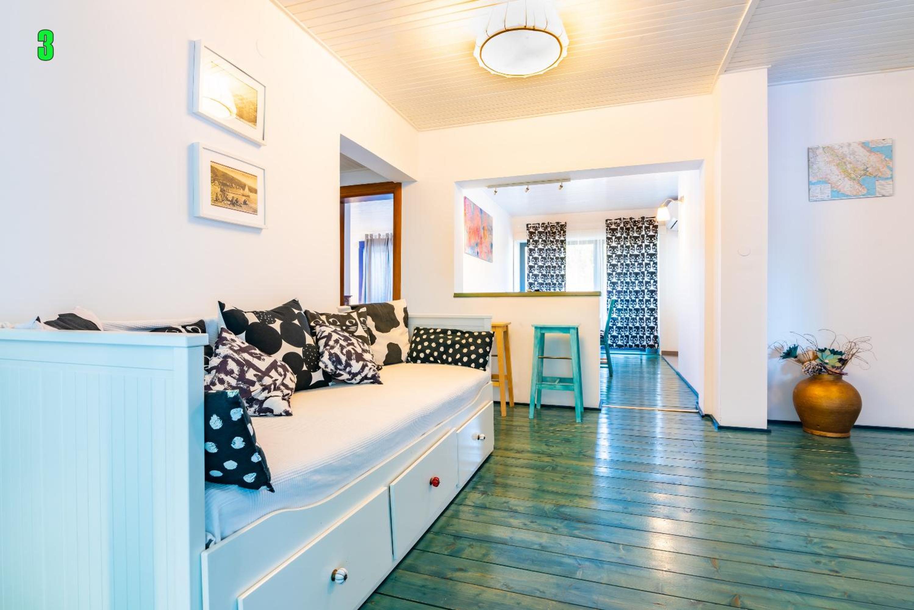 Four-Bedroom Apartment with Terrace