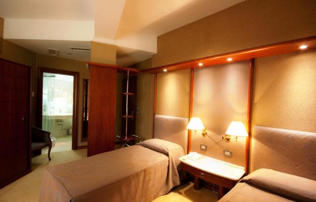 Standard Double or Twin Room photo 1