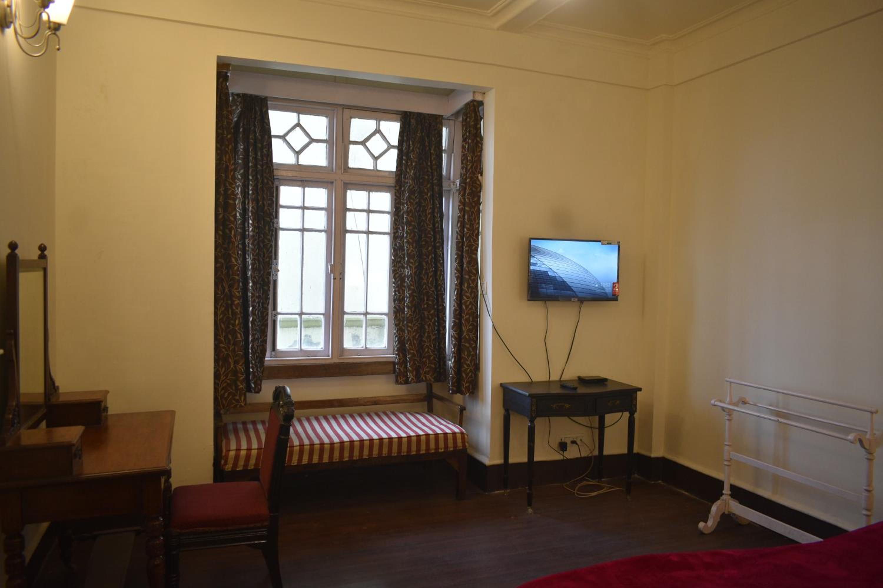 Deluxe King Room - Photo 6