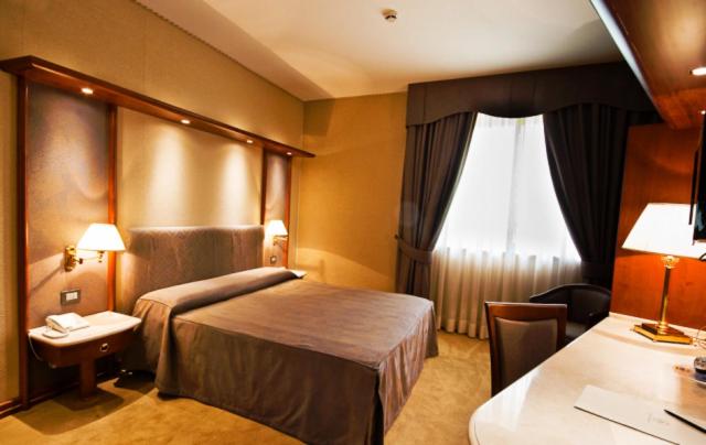 Standard Double or Twin Room photo 3