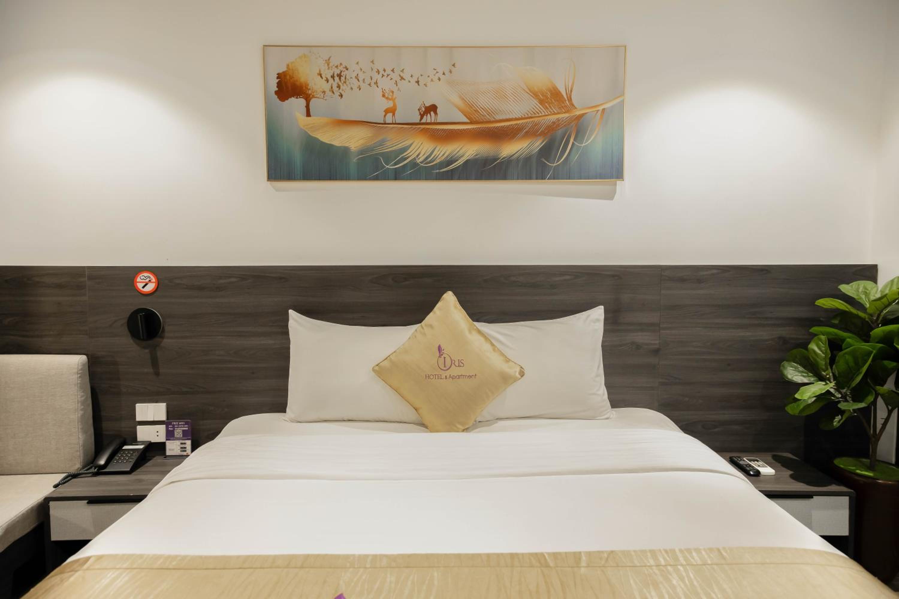 Standard King Room - Photo 3