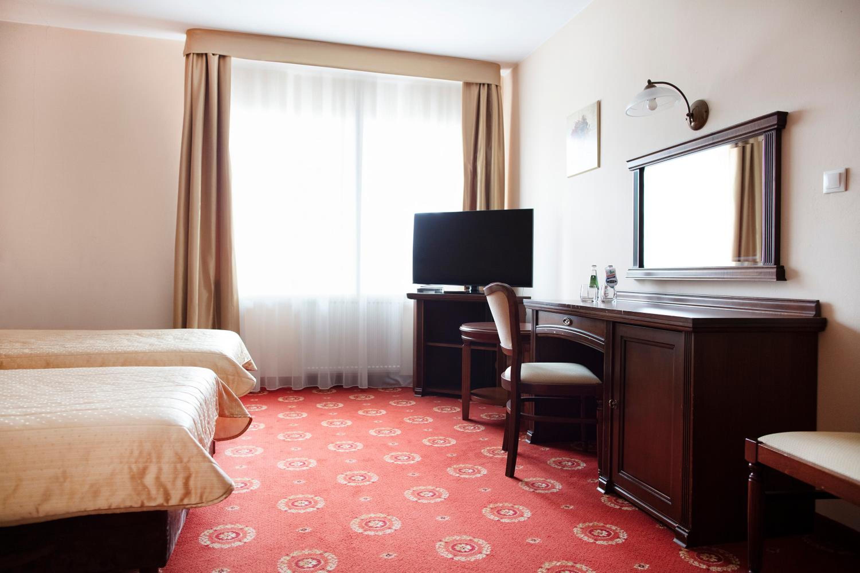 Double or Twin Room - Photo 3