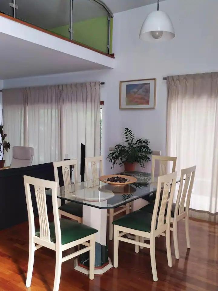 Three-Bedroom House photo 3