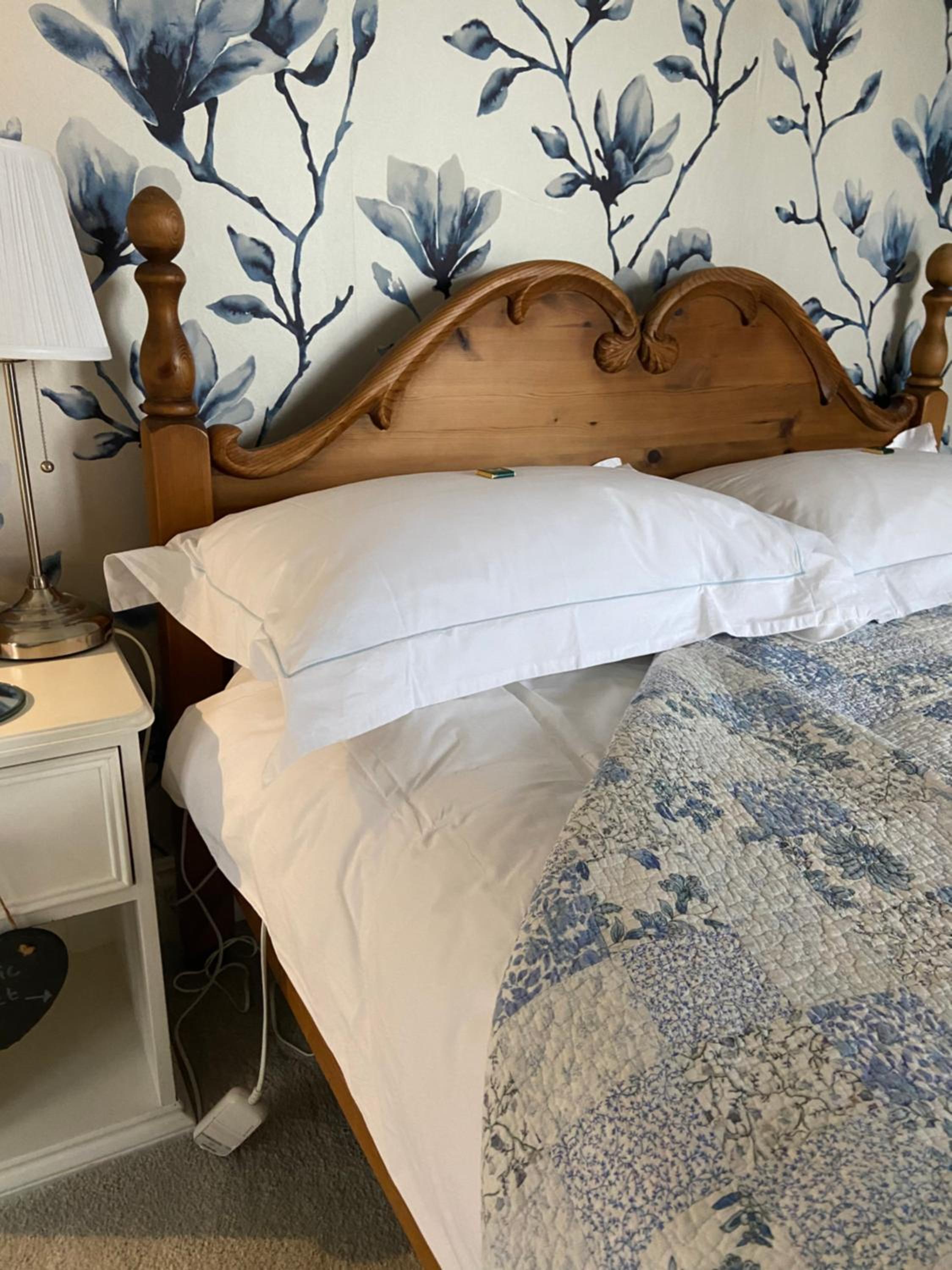 Deluxe Double Room - Photo 14