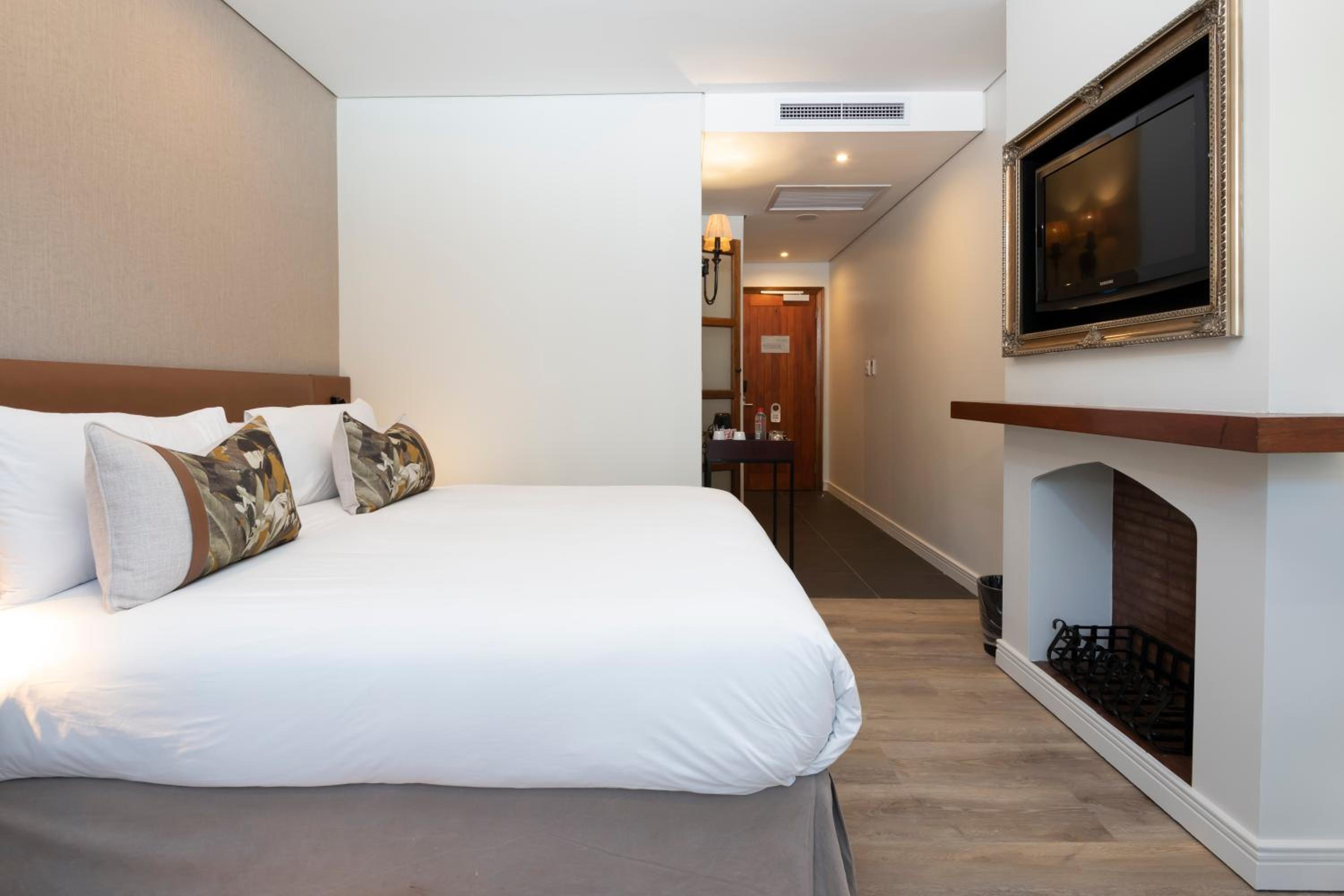 Standard King Room photo 1