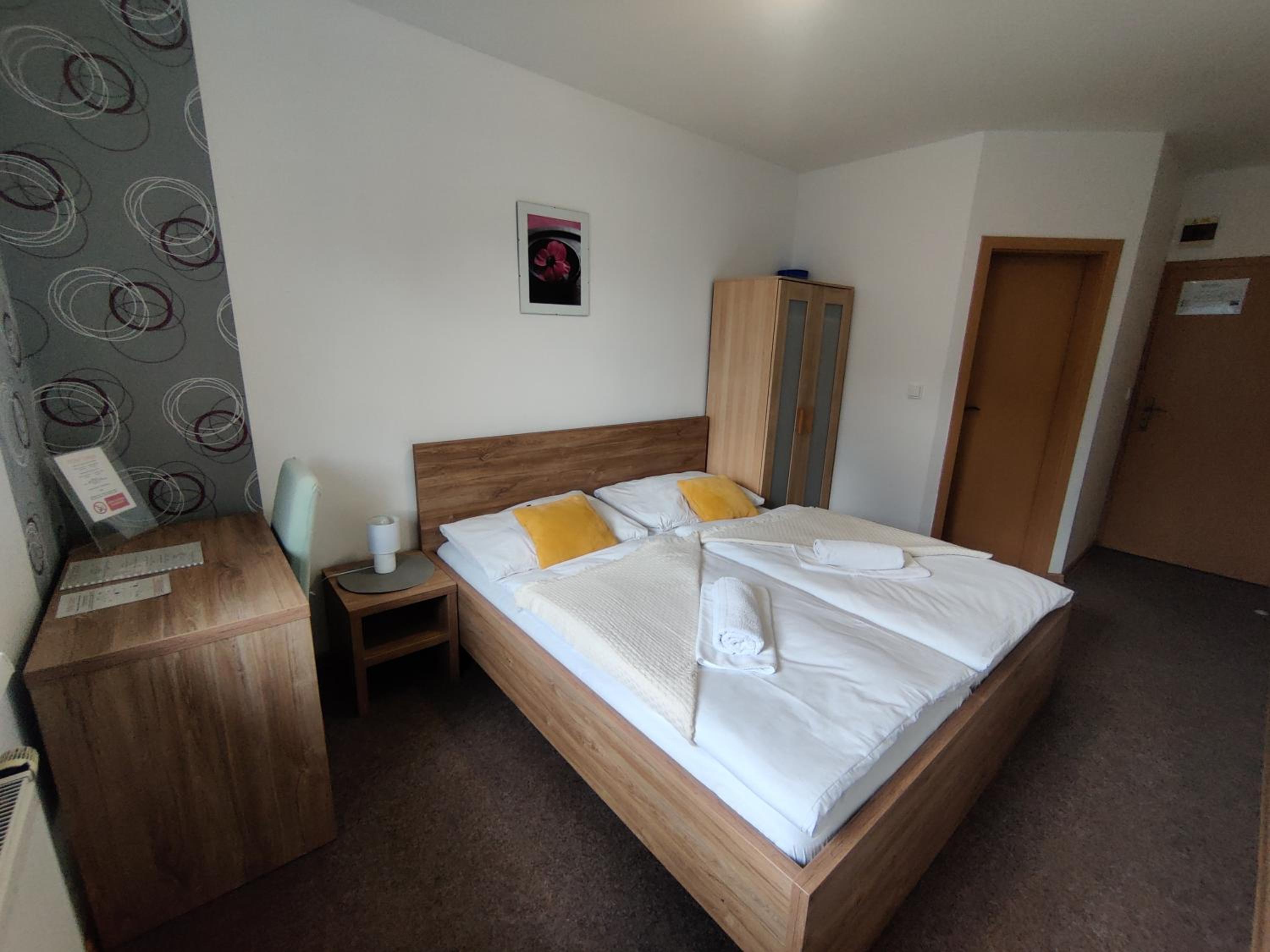 Double Room with Private Bathroom photo 2
