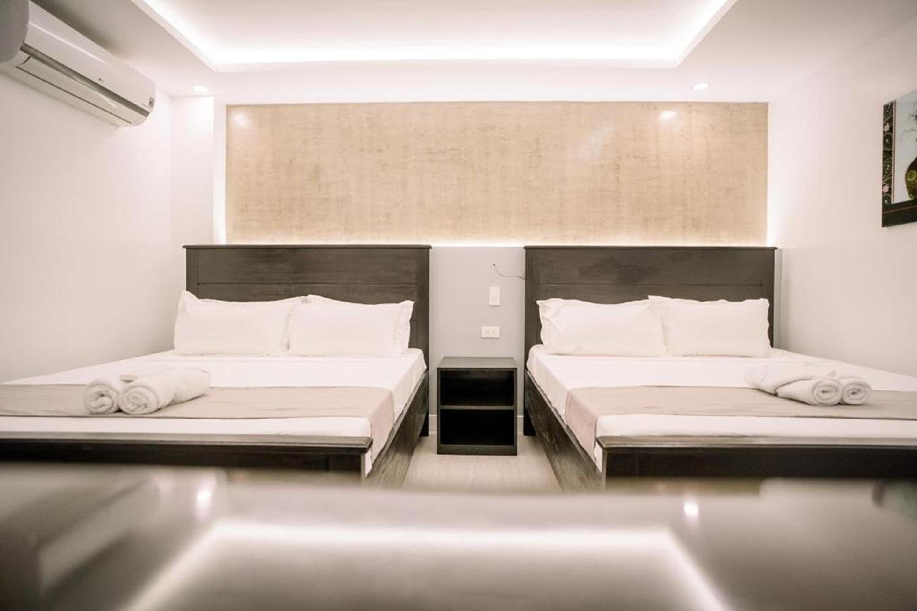Two-Bedroom Suite - Photo 9