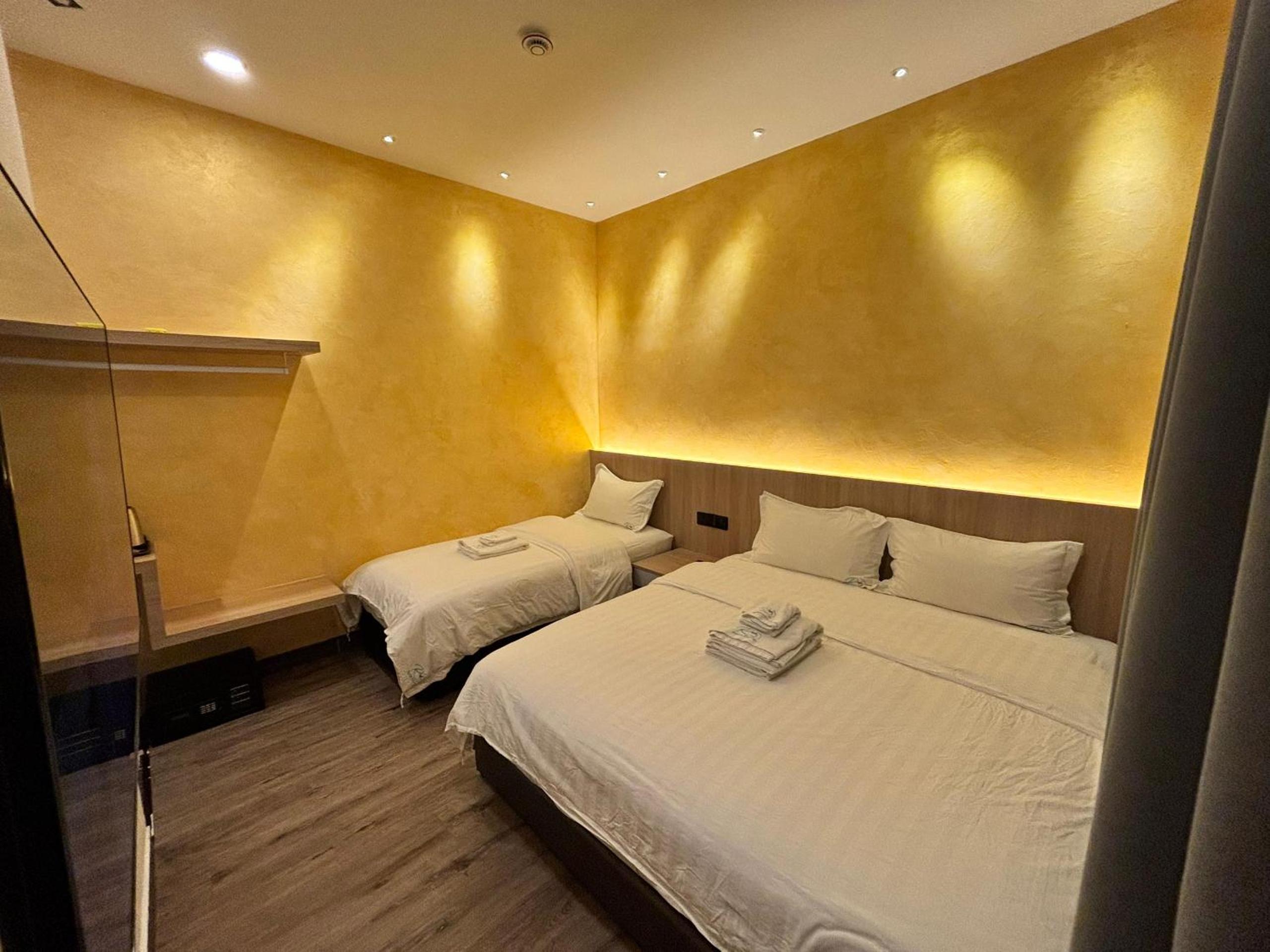 Deluxe Family Room photo 3
