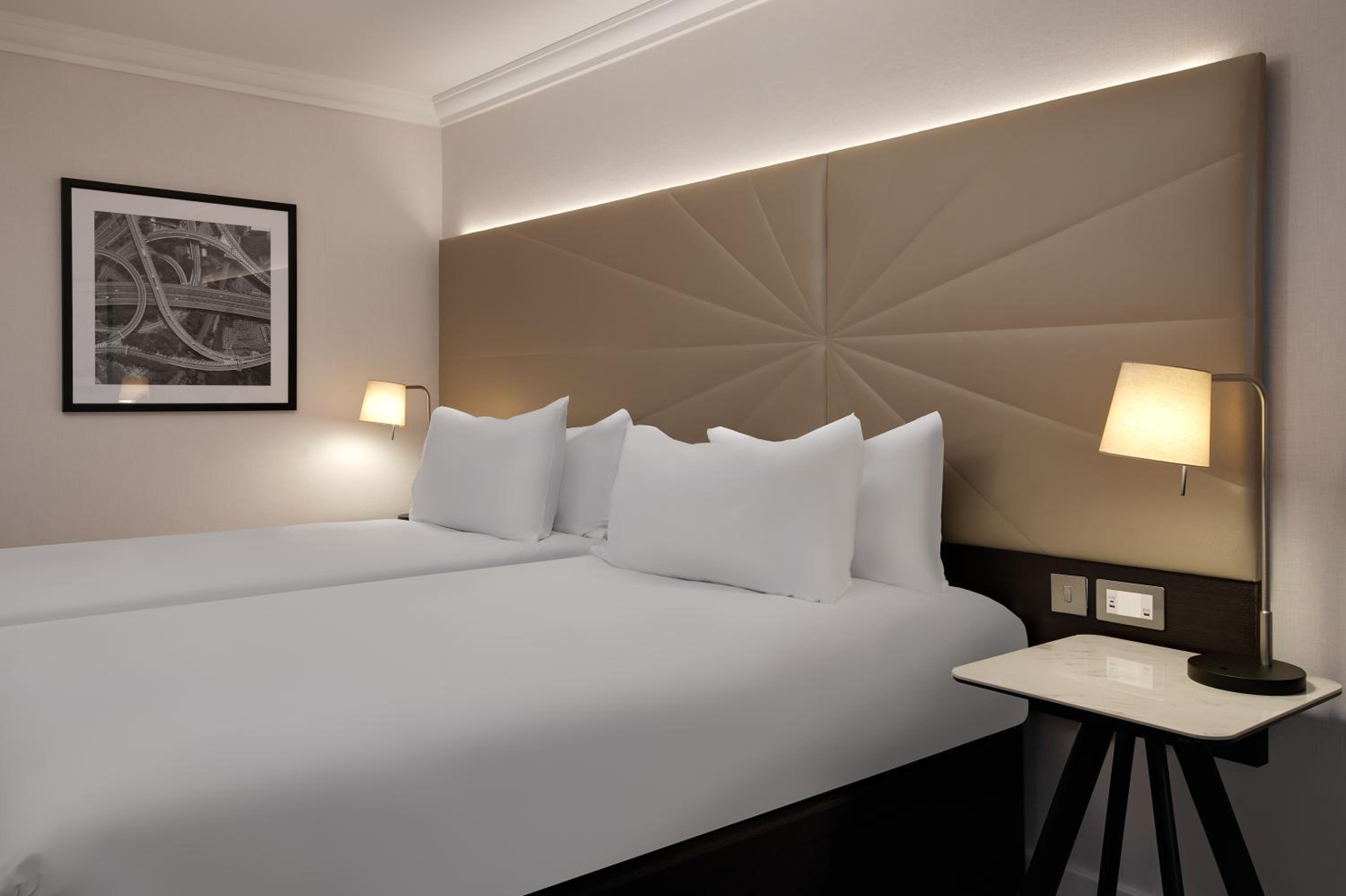 Twin Room - Photo 1