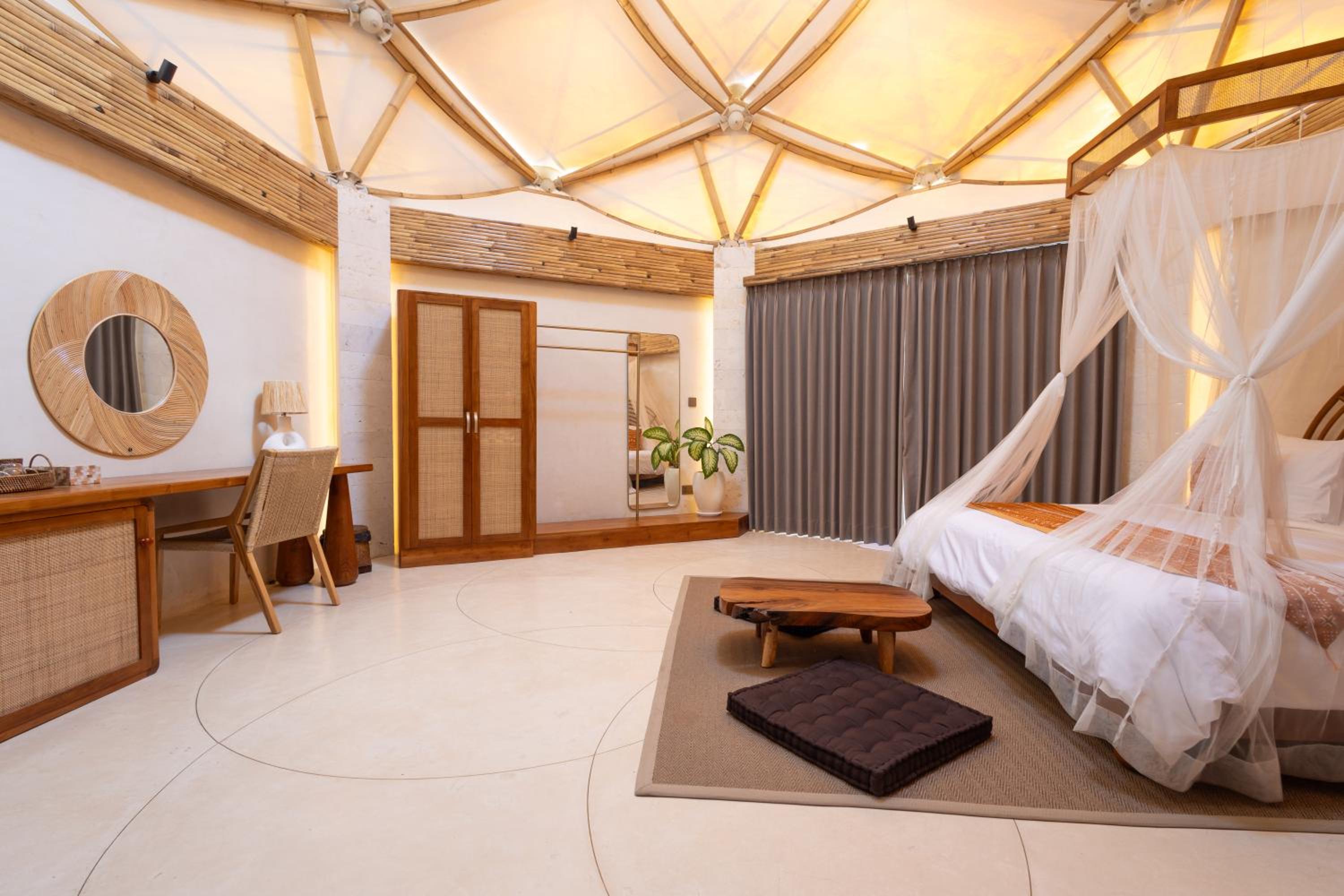 King Suite with Pool View photo 3