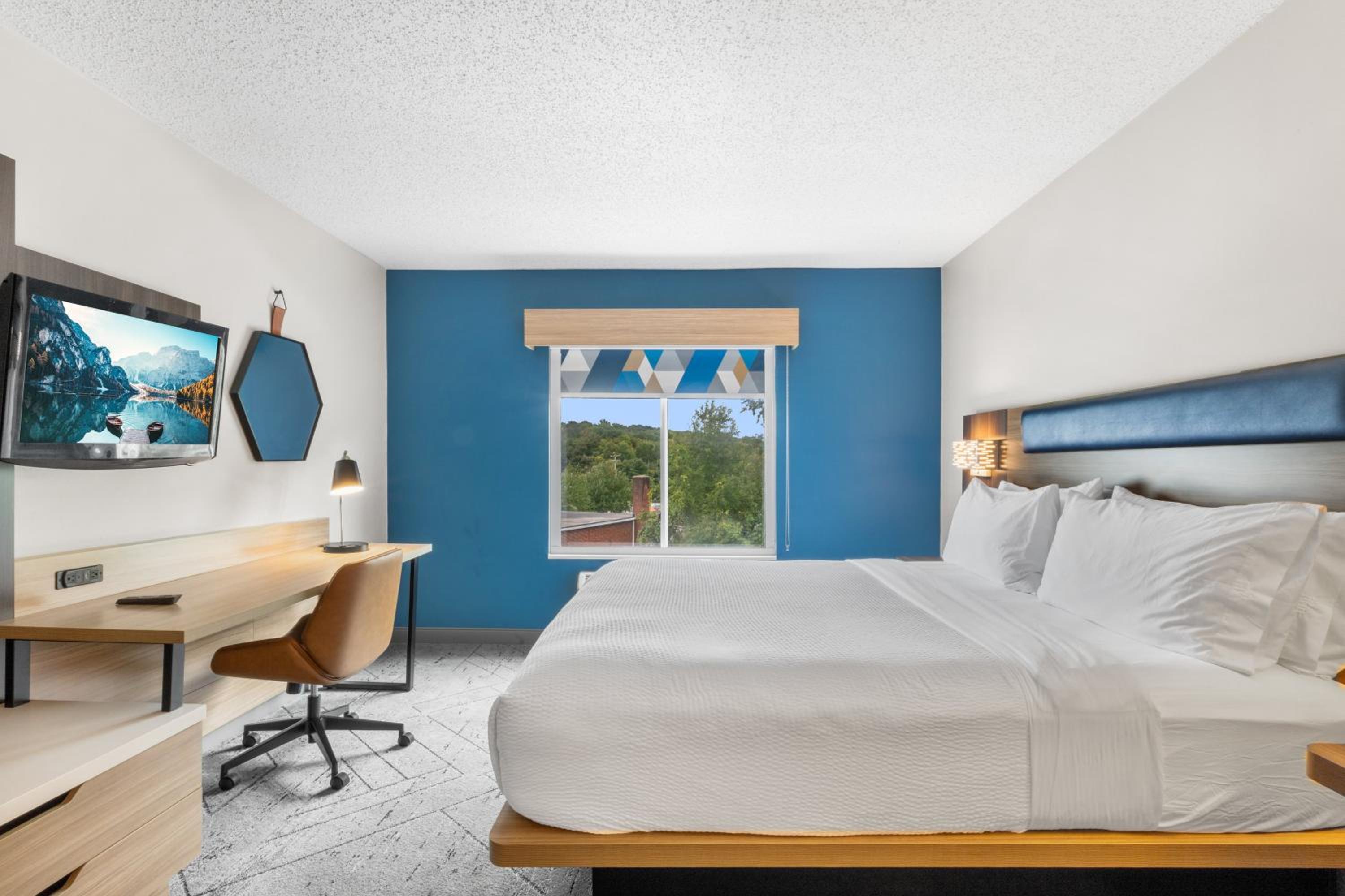 Standard King Room - Photo 3