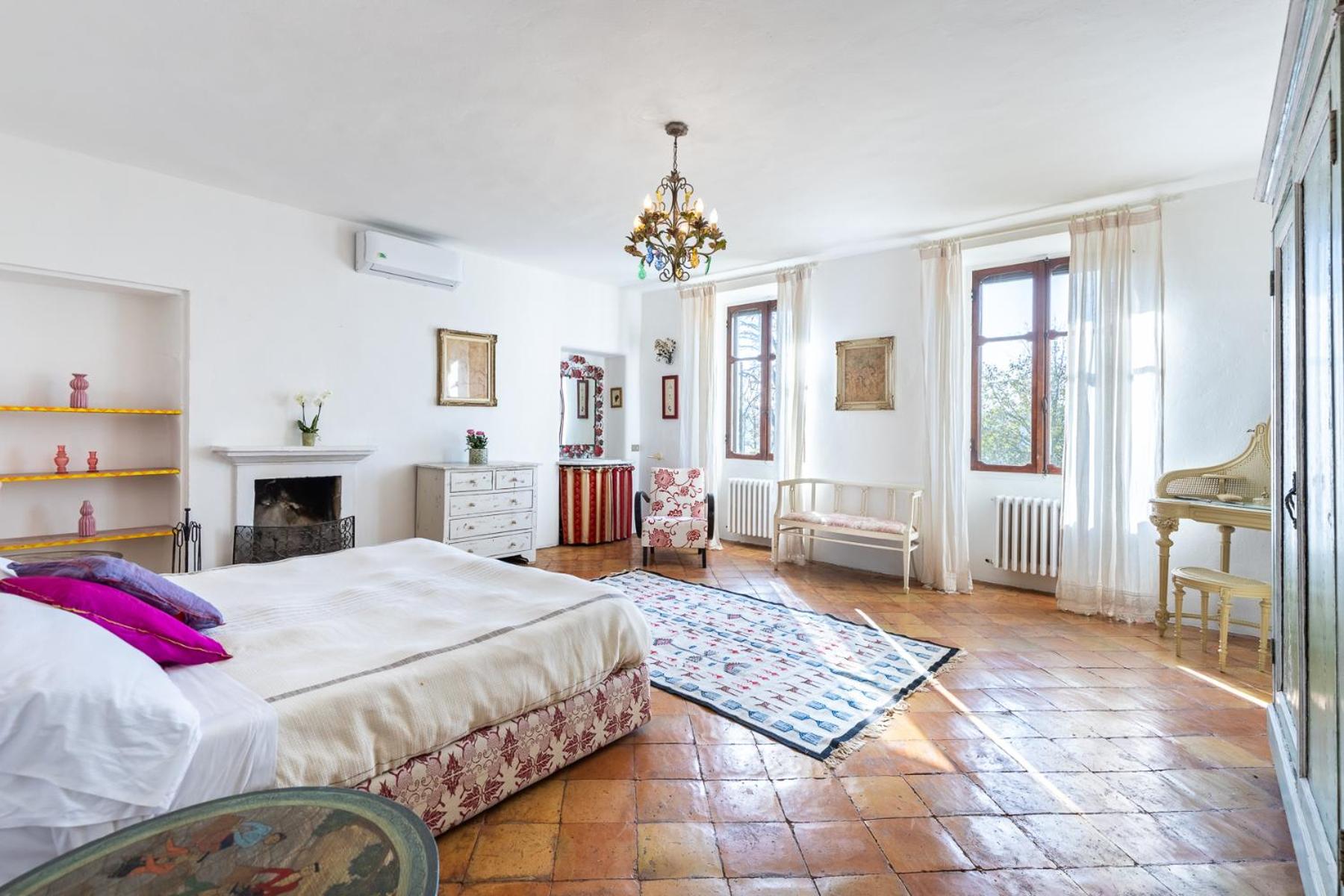 Six-Bedroom Villa  photo 2