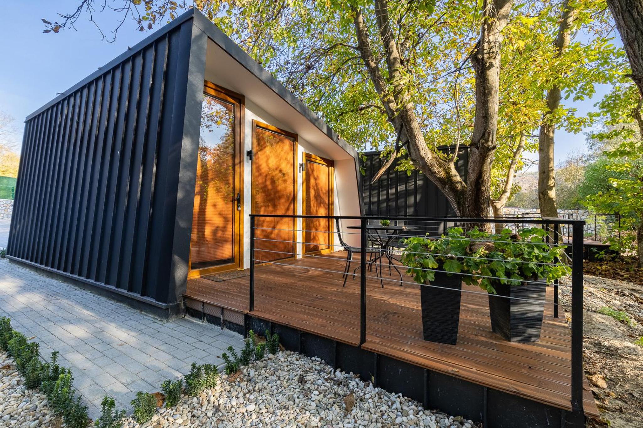 Bungalow - Water Front 