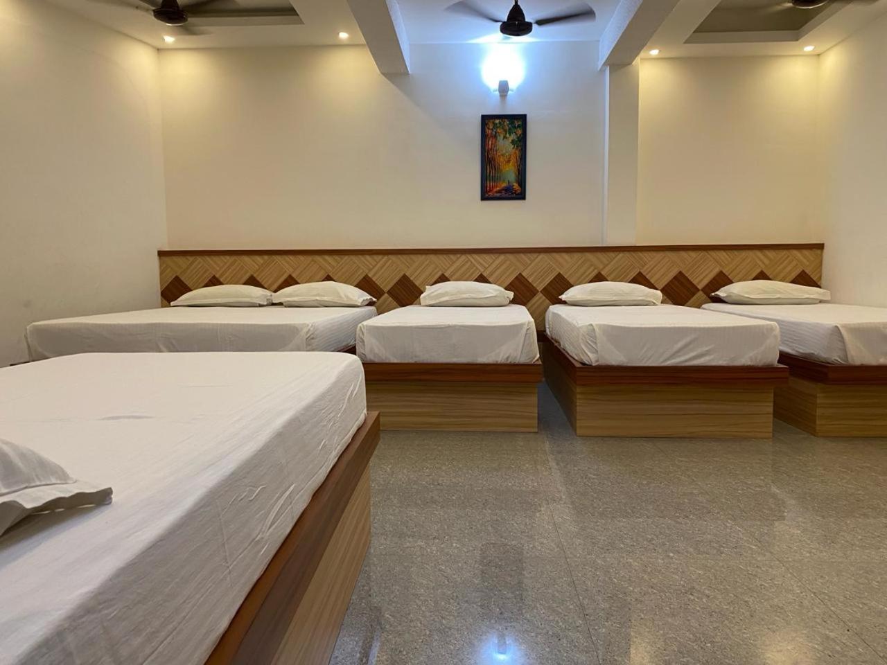 8-Bed Mixed Dormitory Room