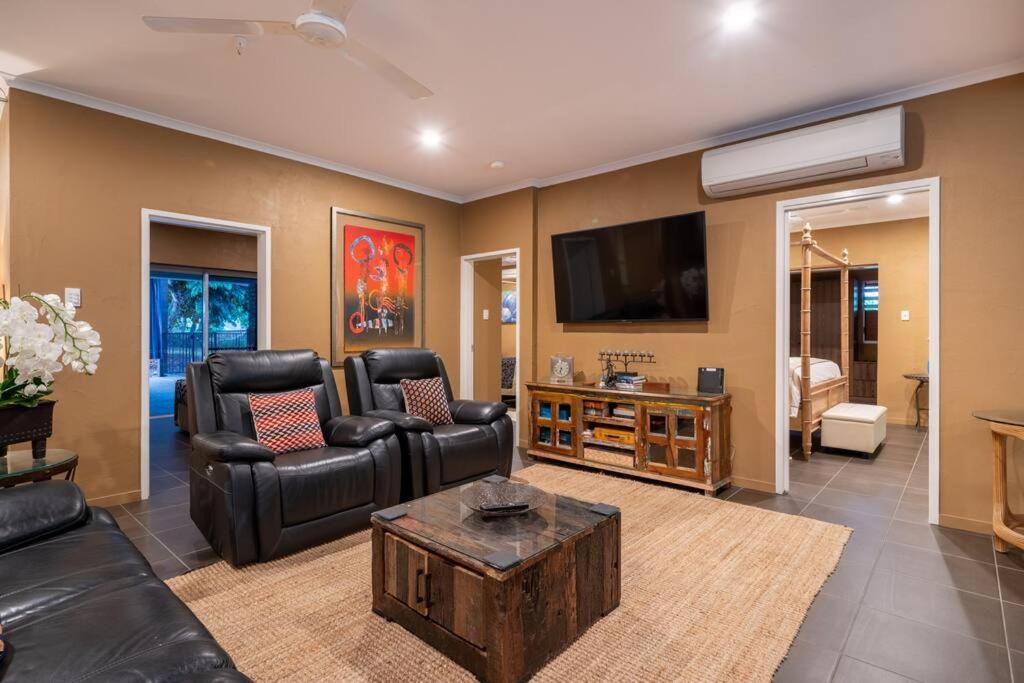 Four-Bedroom House photo 3