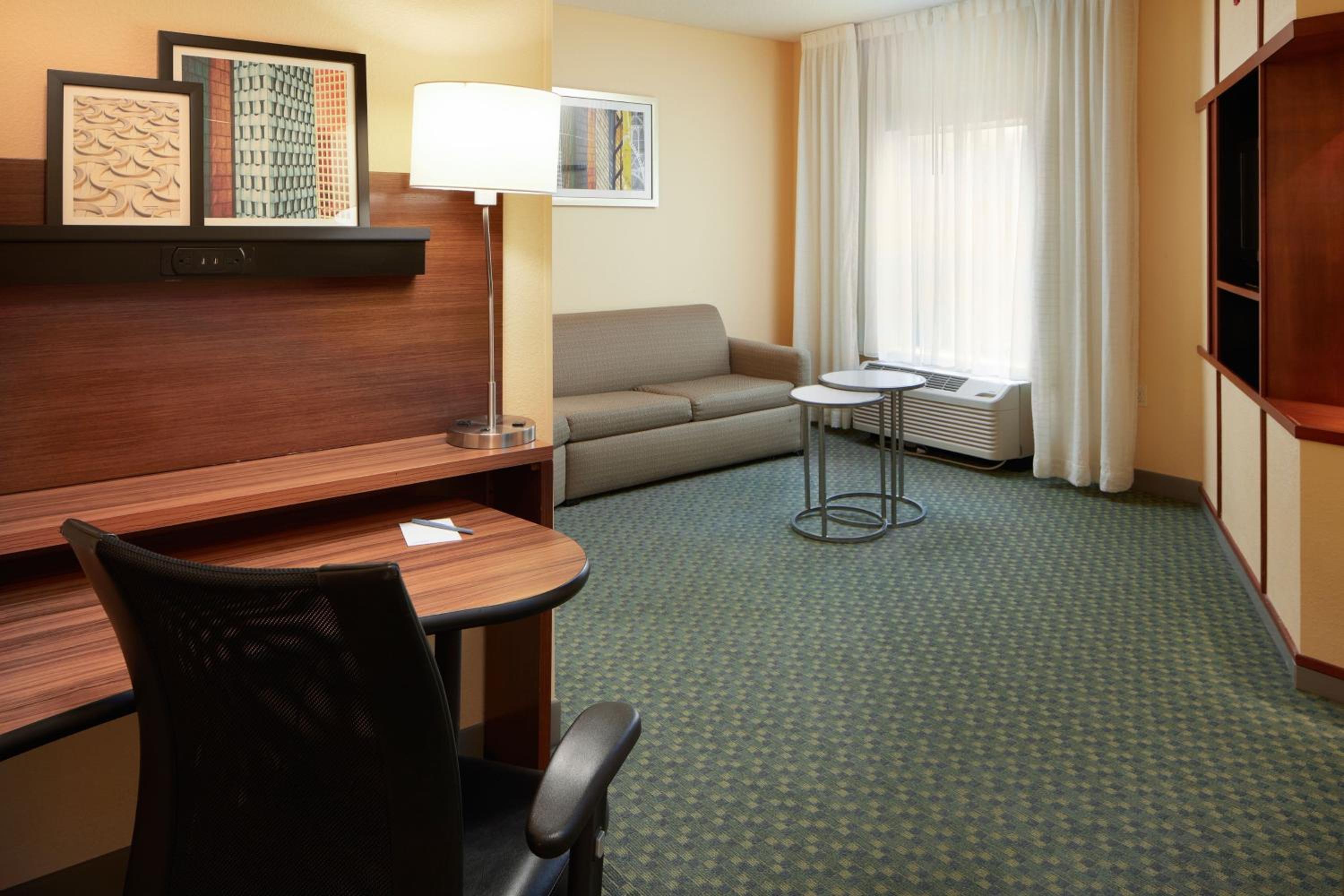One-Bedroom King Suite with Sofa Bed - Photo 2