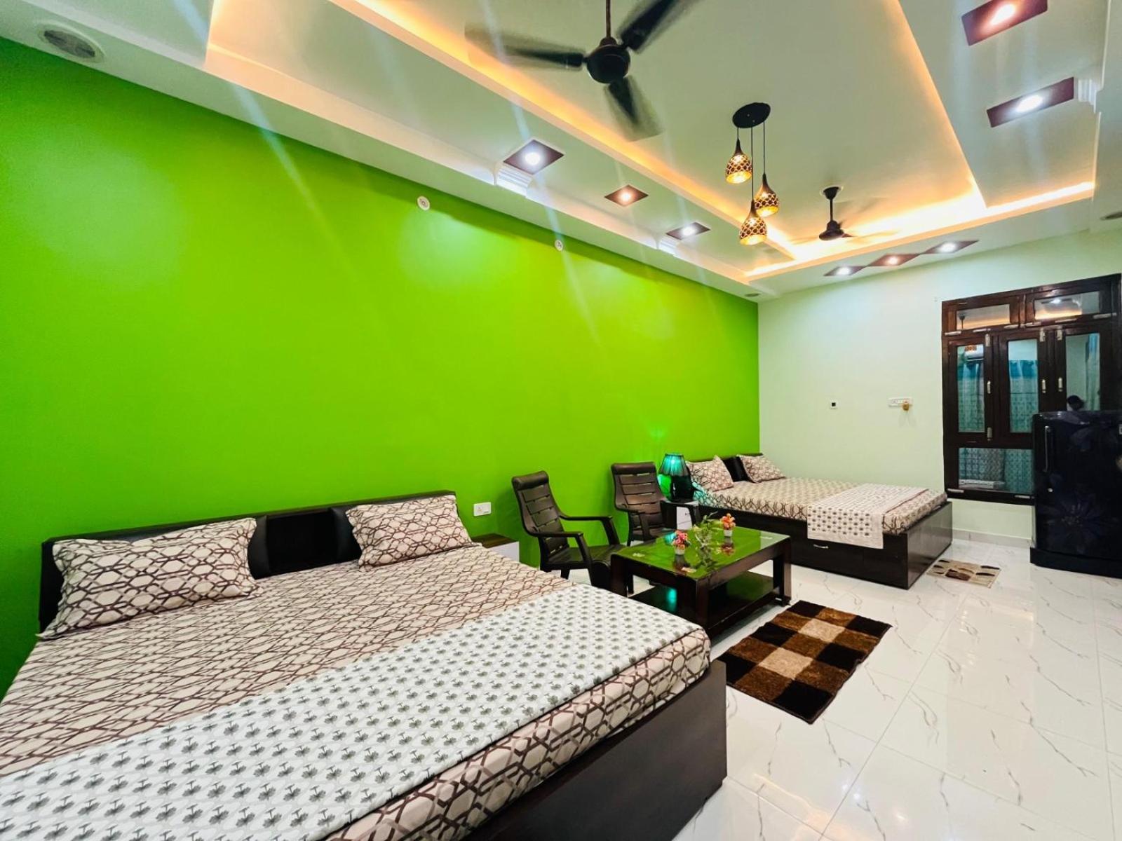 Family Room photo 3