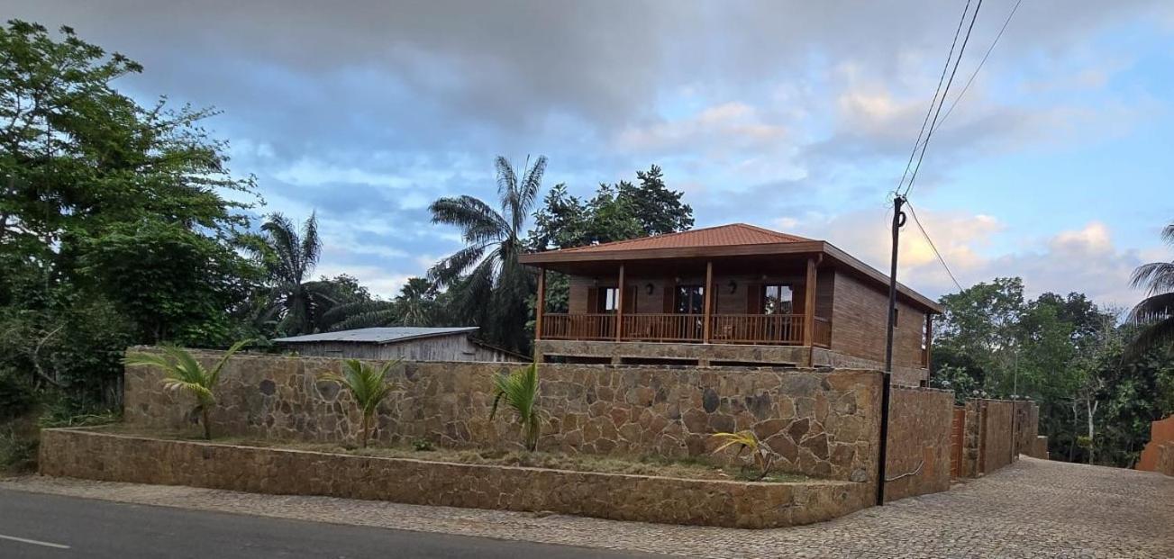 Three-Bedroom House photo 1