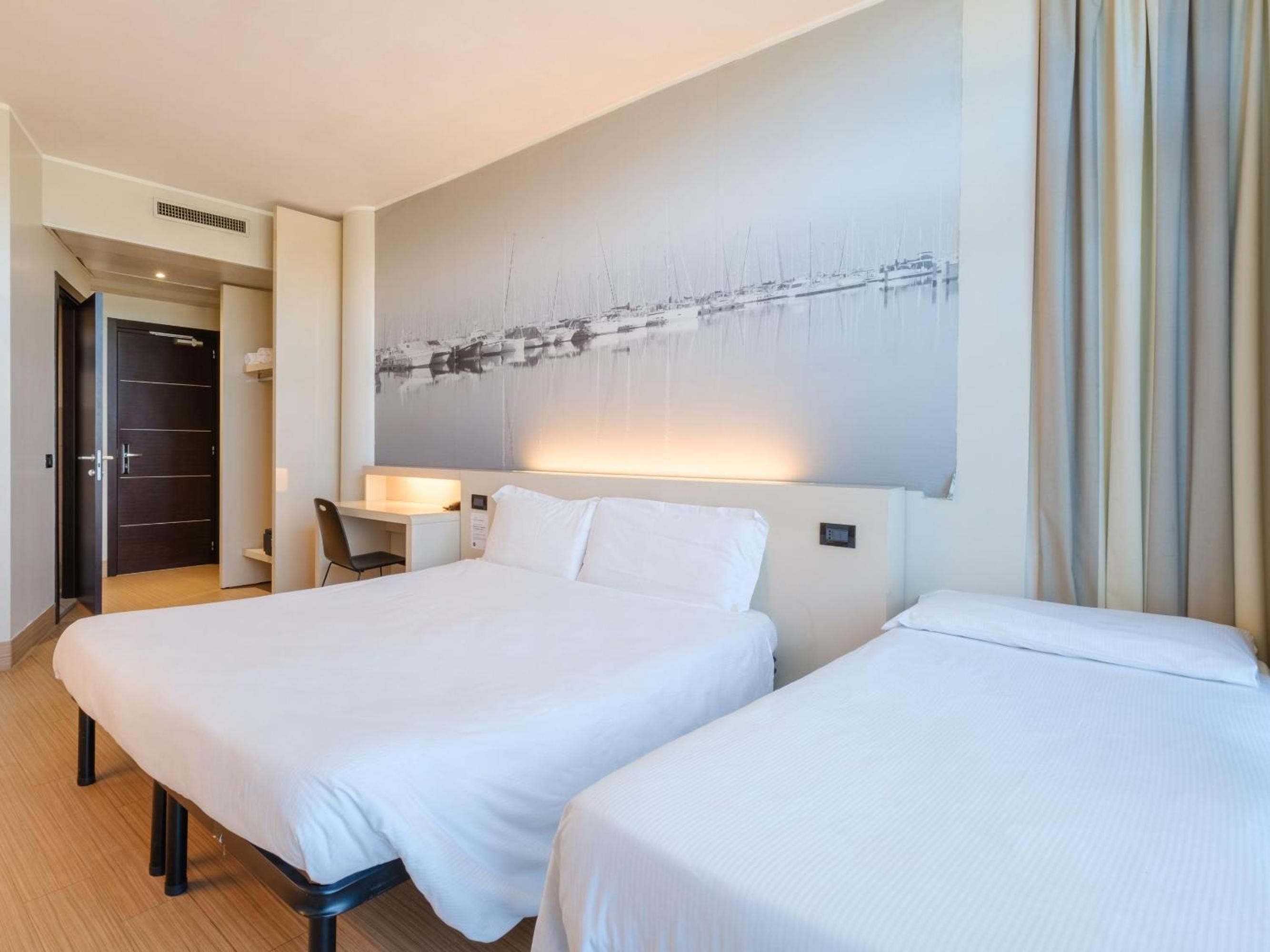 Triple Room - Disability Access - Photo 2
