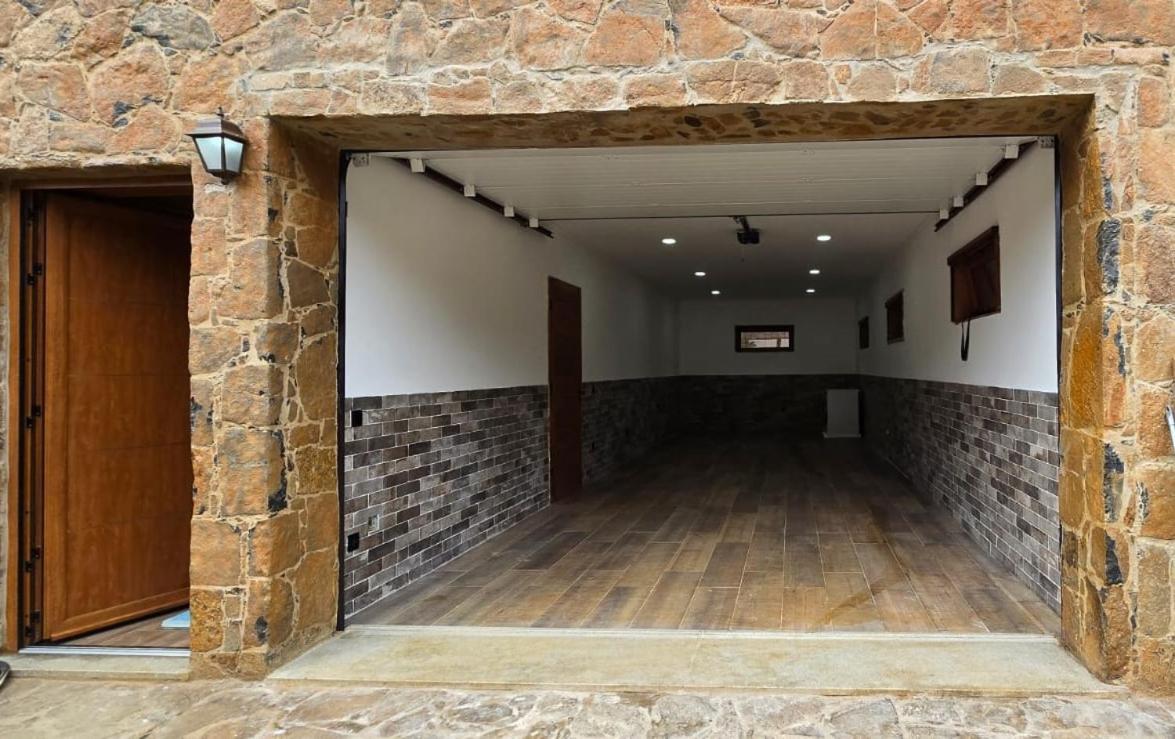 Three-Bedroom House photo 2