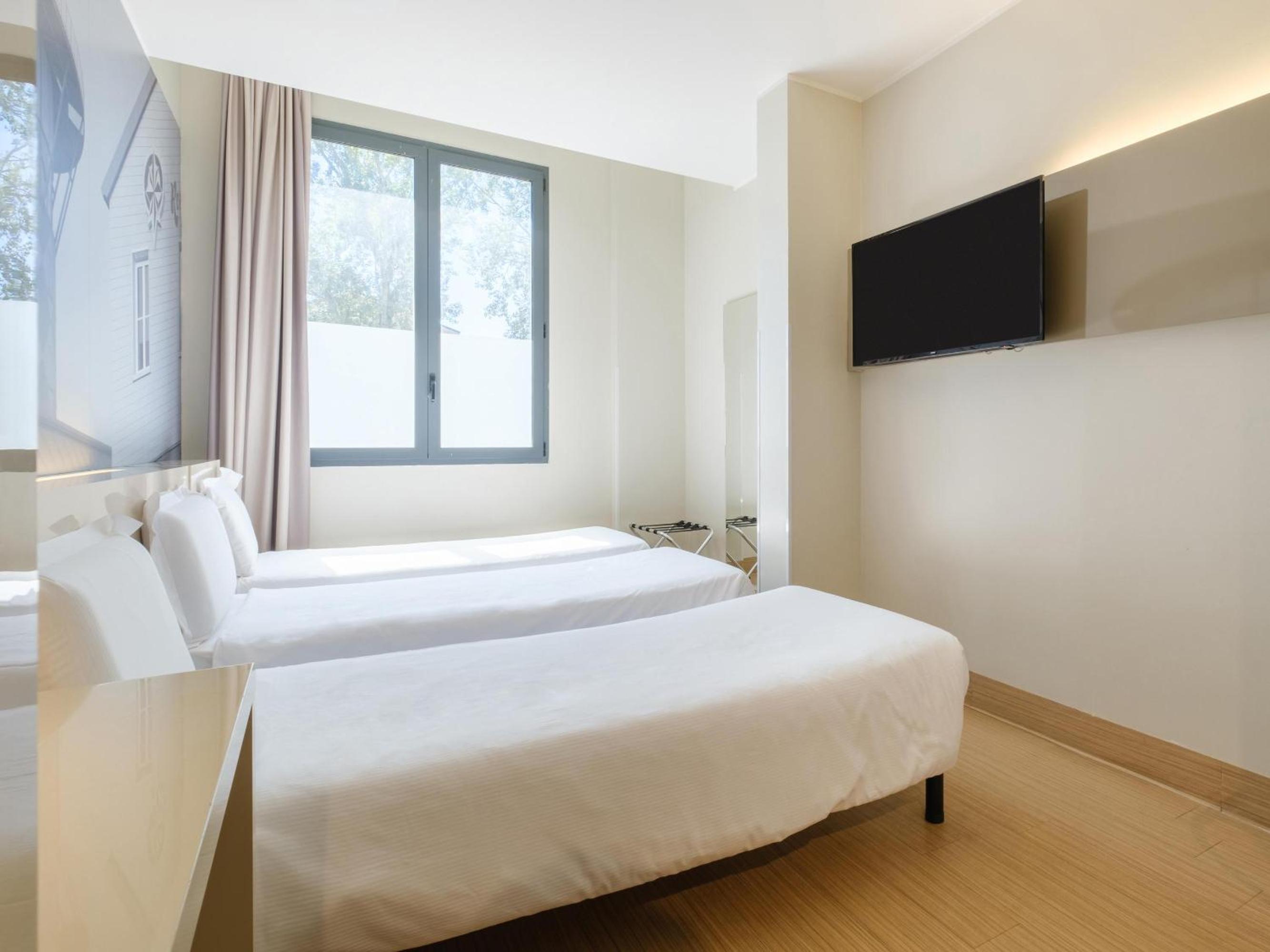Basic Triple Room photo 2