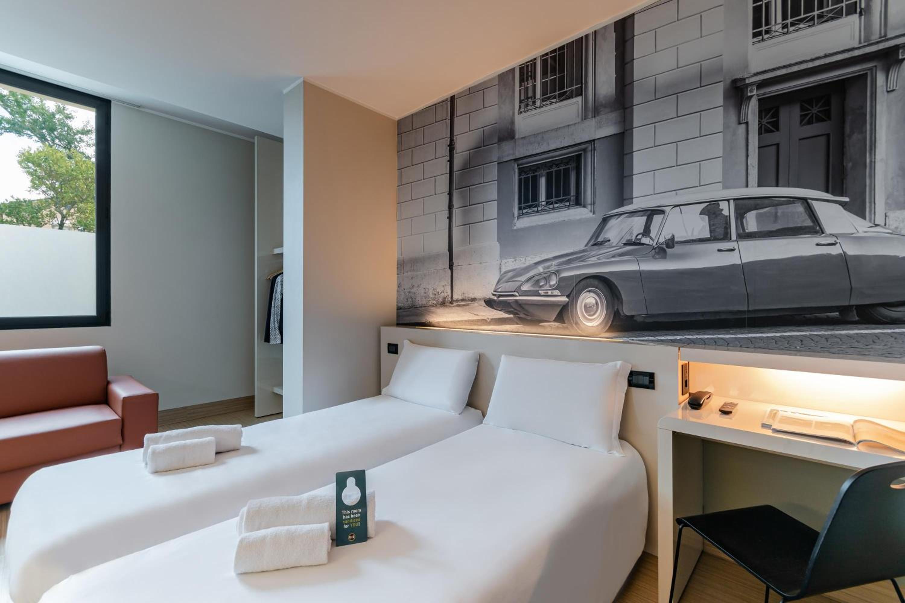 Twin Room - Photo 6