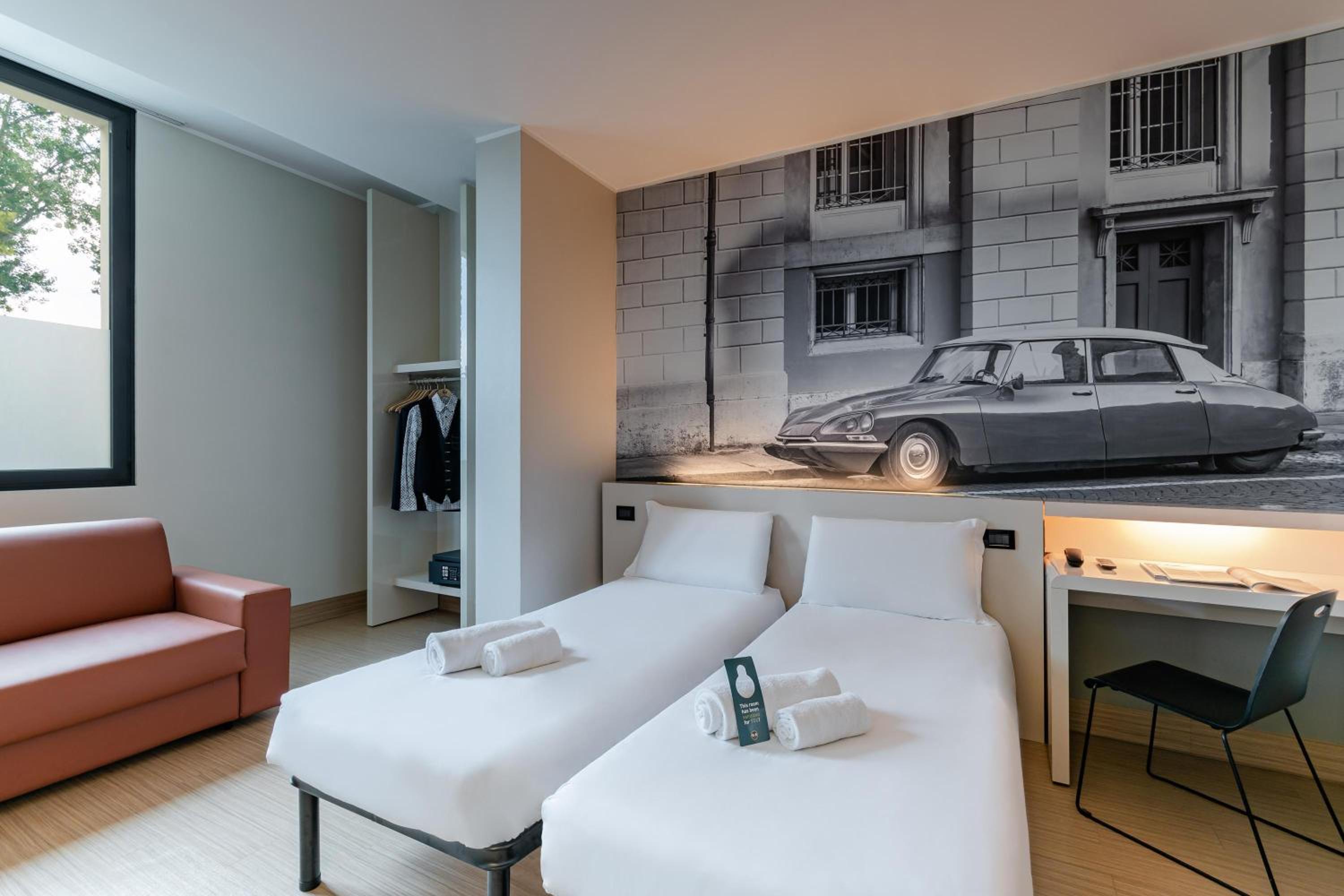 Twin Room - Photo 4