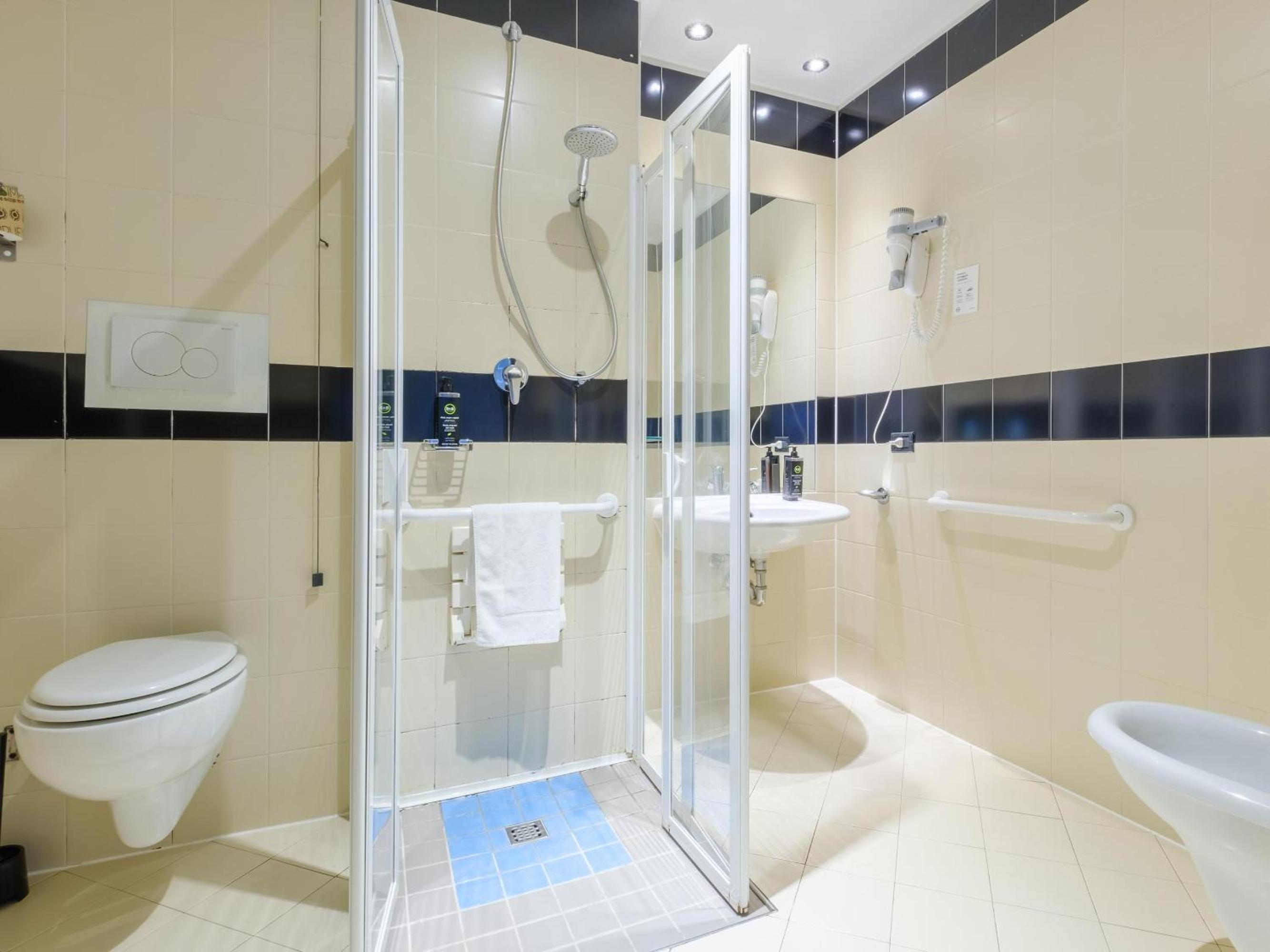Triple Room - Disability Access - Photo 3