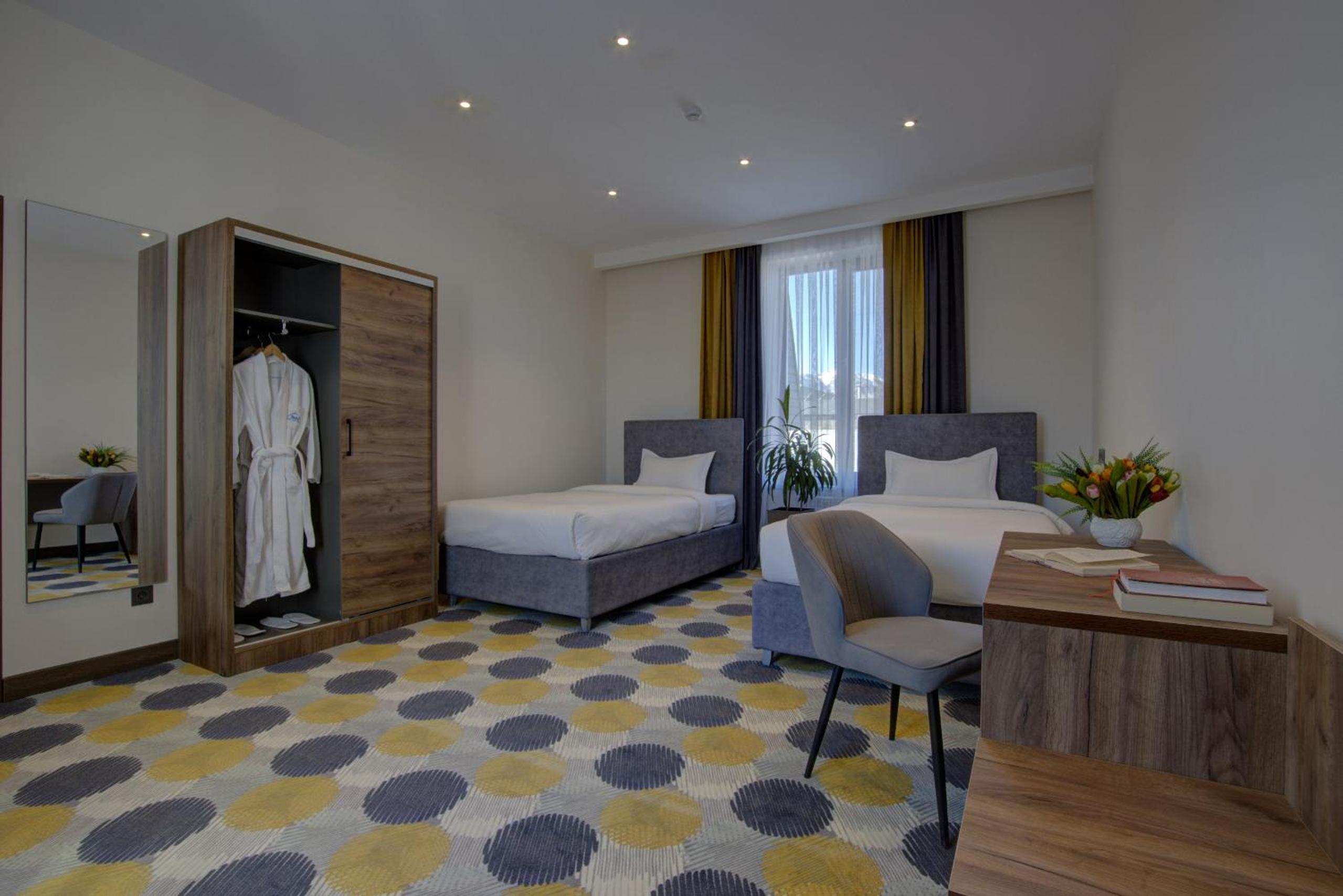 Family Suite with Balcony photo 2