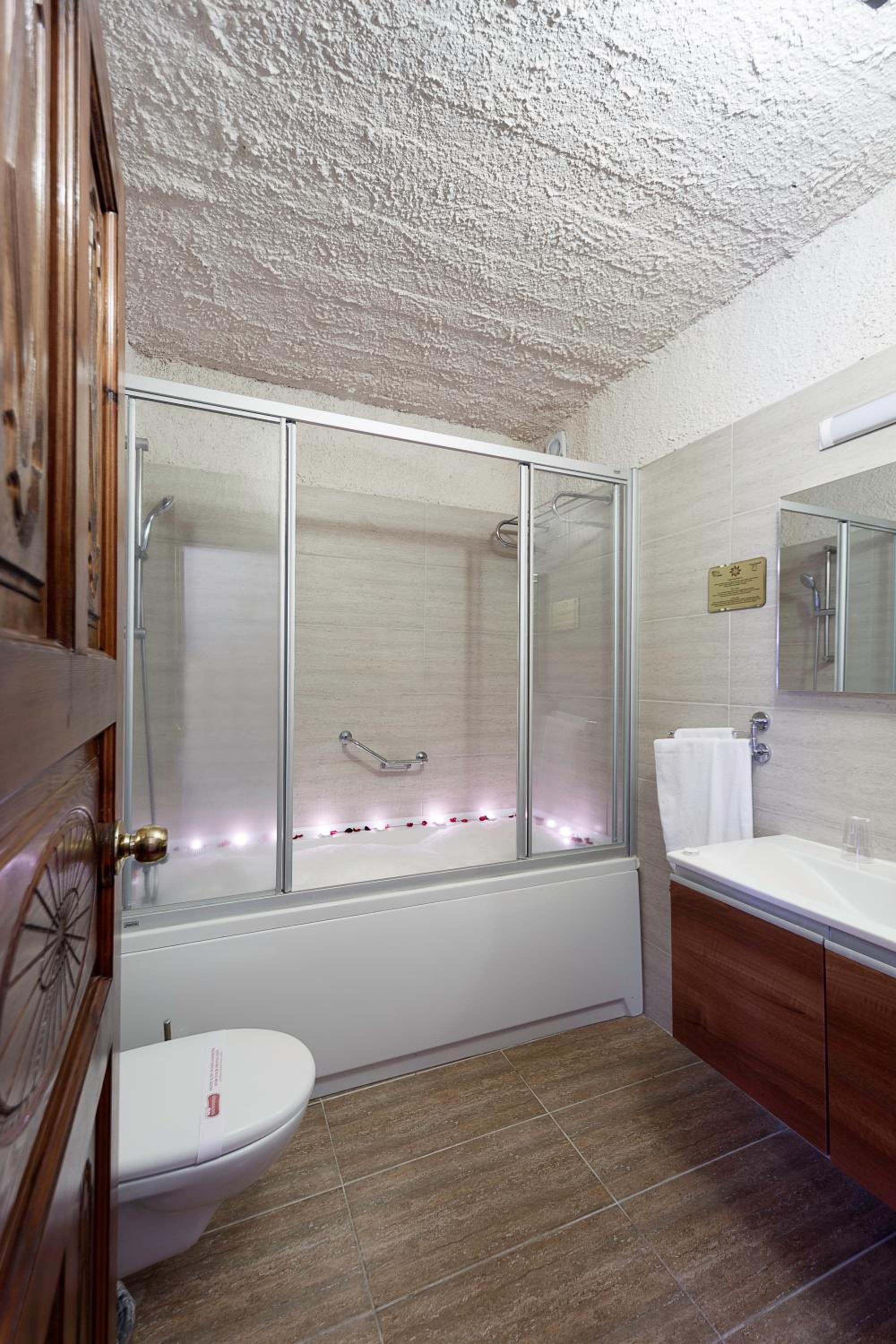 Junior Suite (2 Adults) photo 2