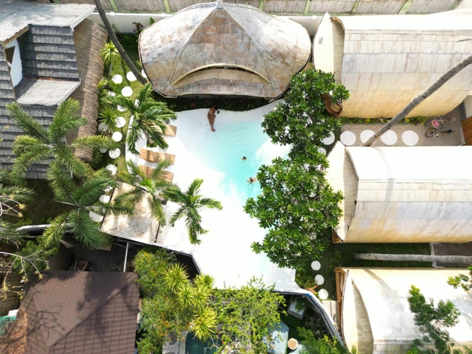 Deluxe Bungalow photo 1