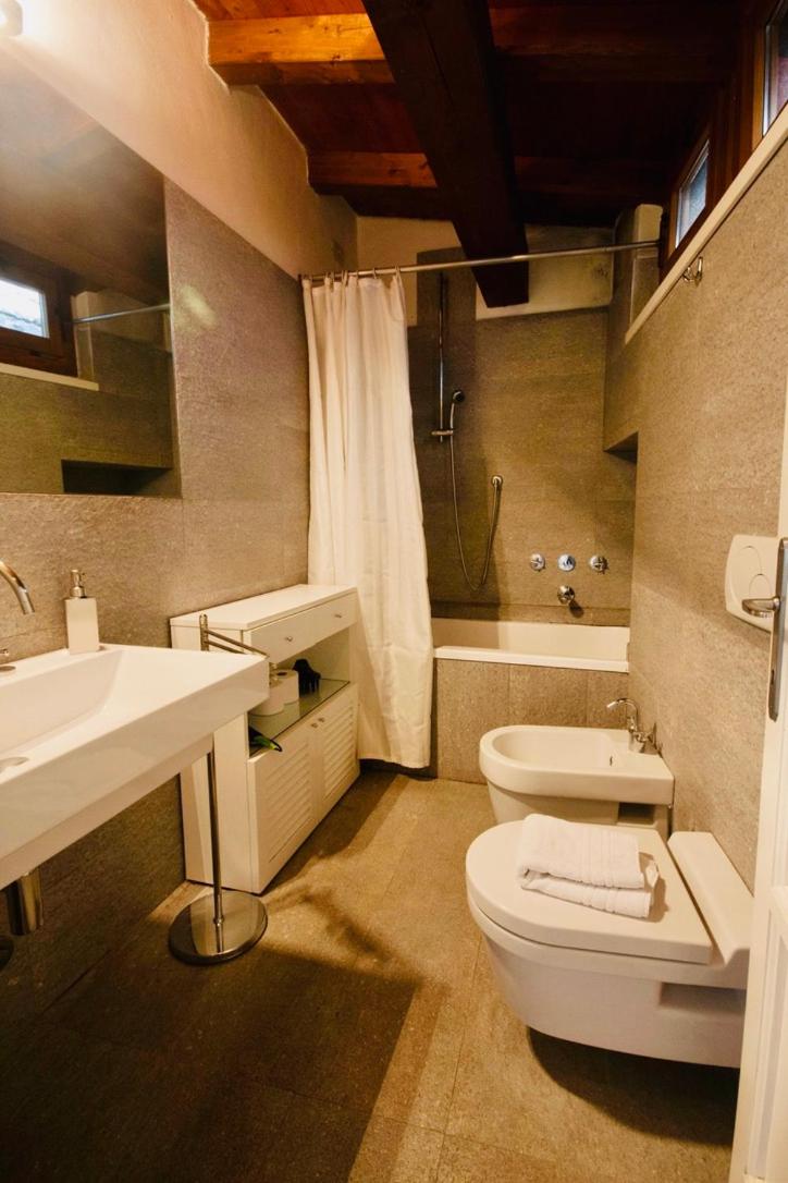 Two-Bedroom House photo 3