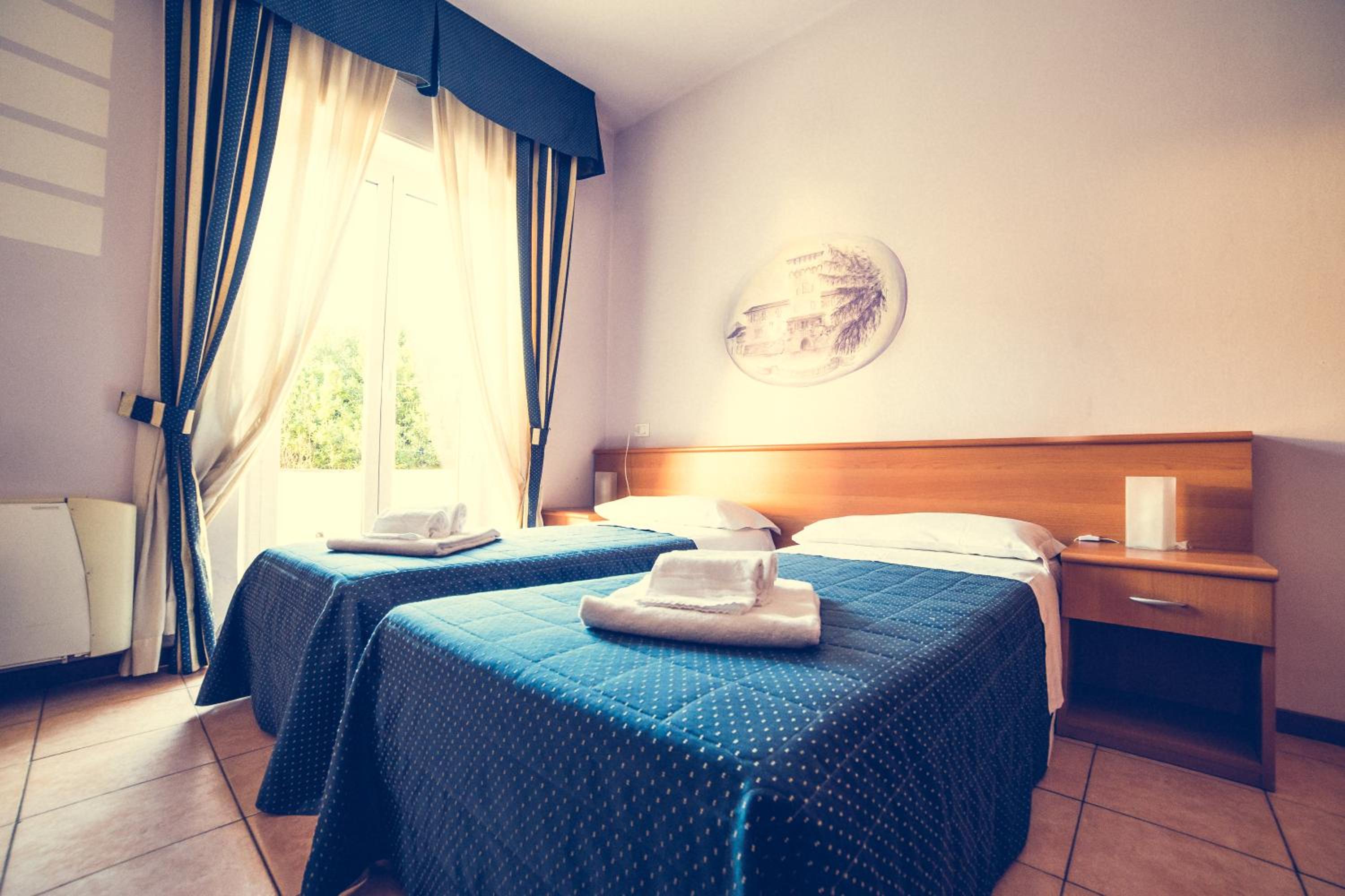 Double Room - Photo 3