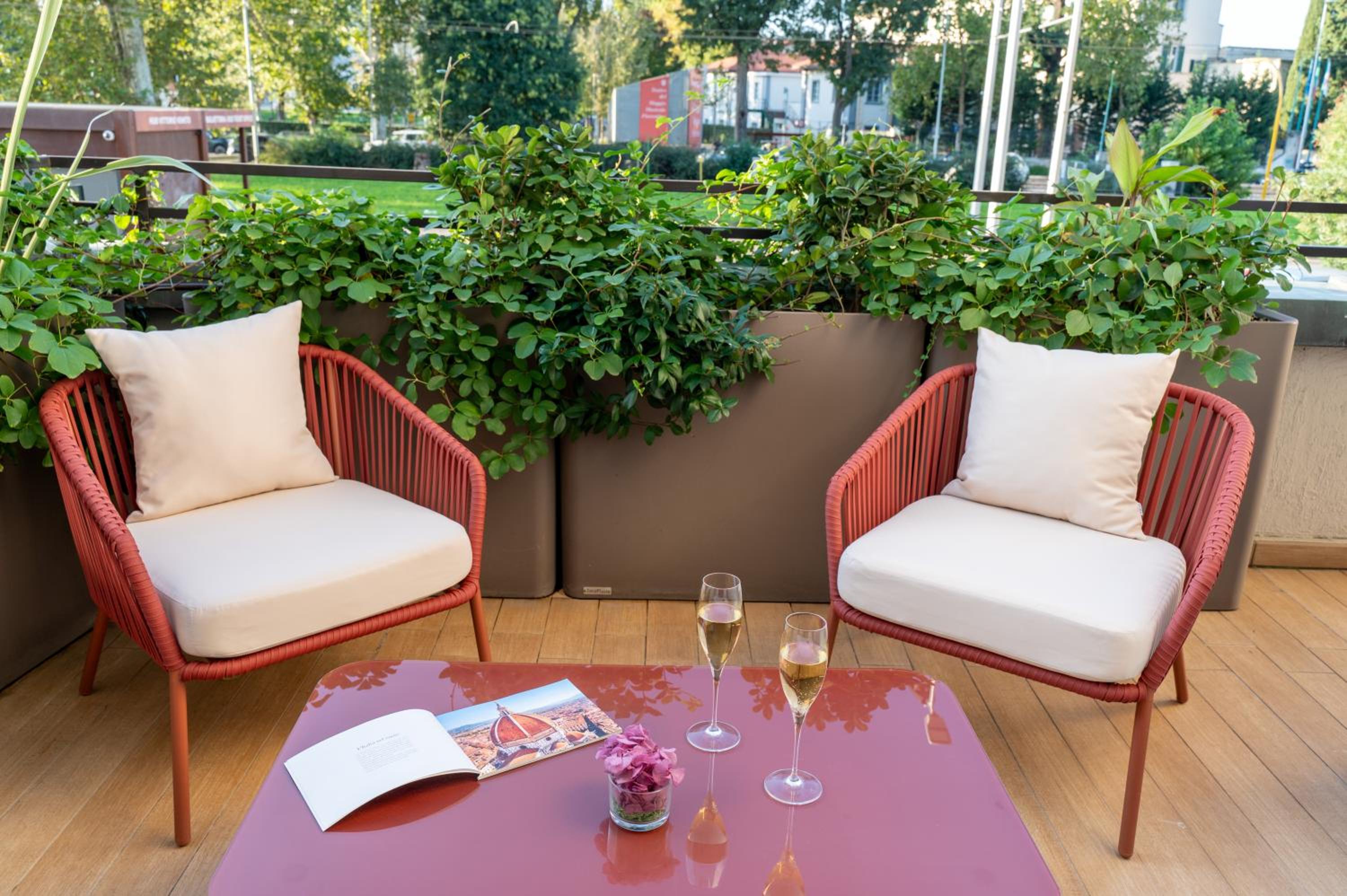 Junior Suite with Terrace thumbnail 5