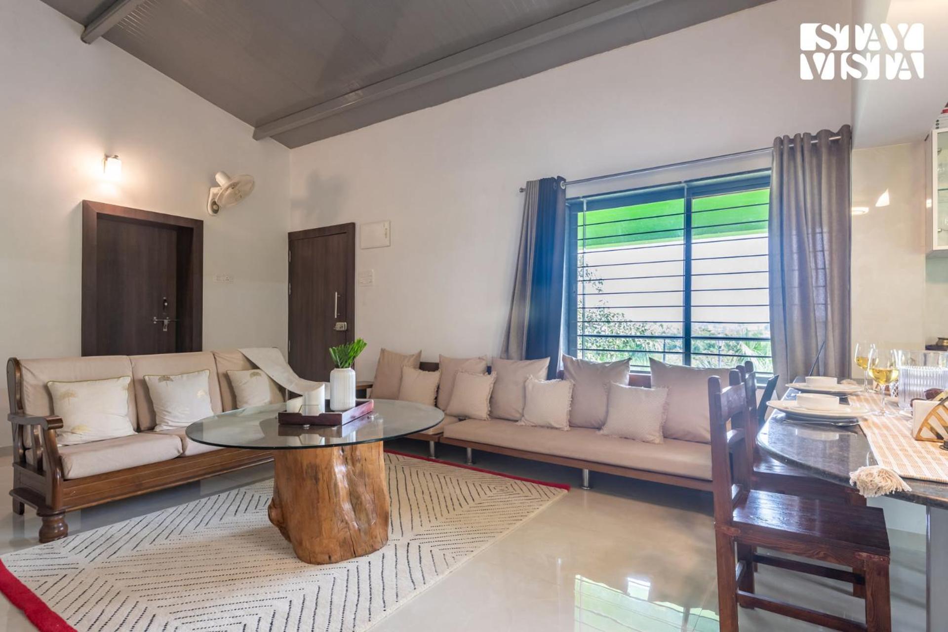 Villa photo 1