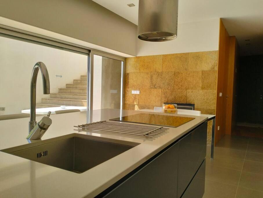 Four-Bedroom House photo 2