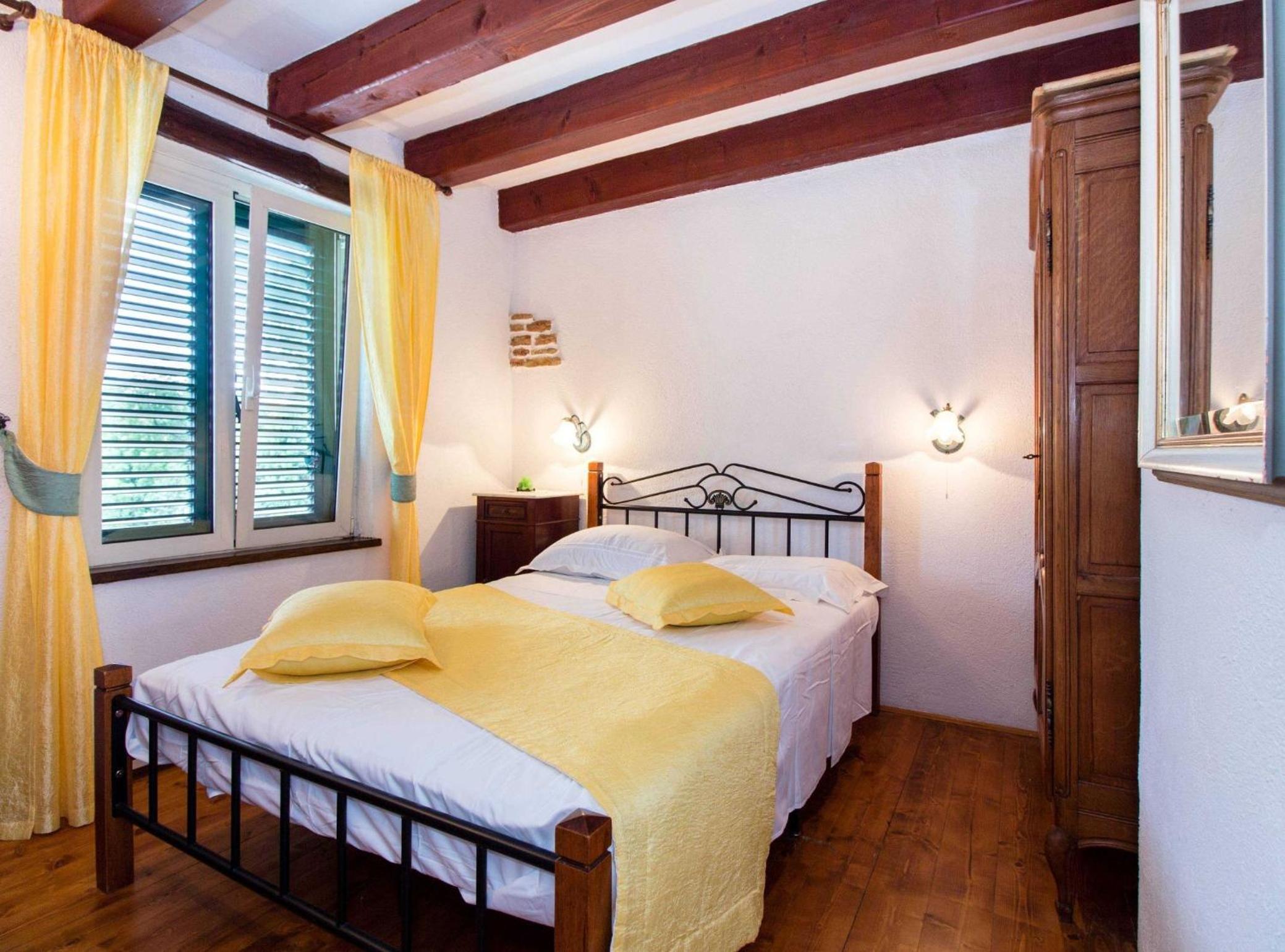 Seven Bedroom