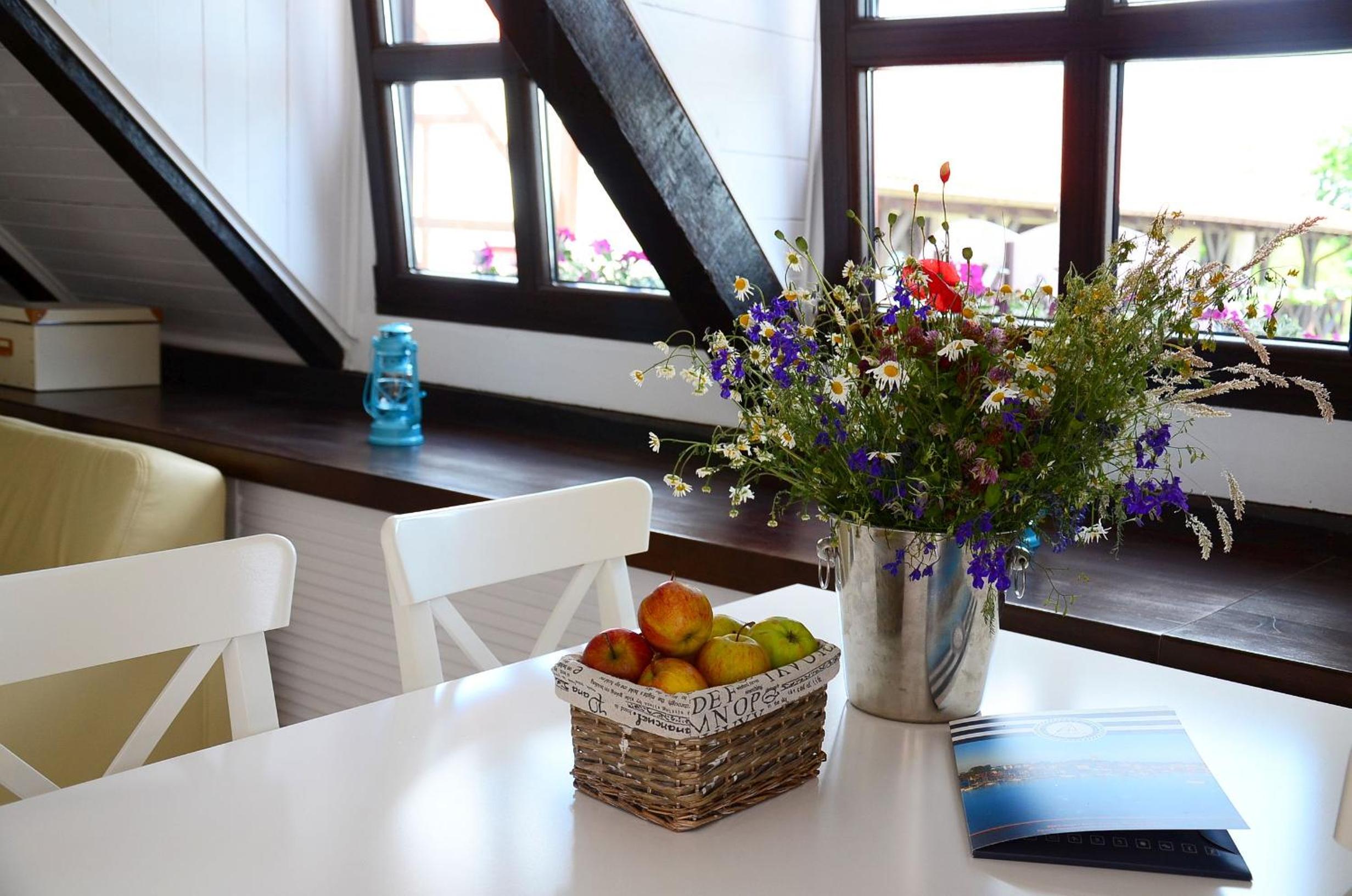 Apartment with Lake View - Photo 4