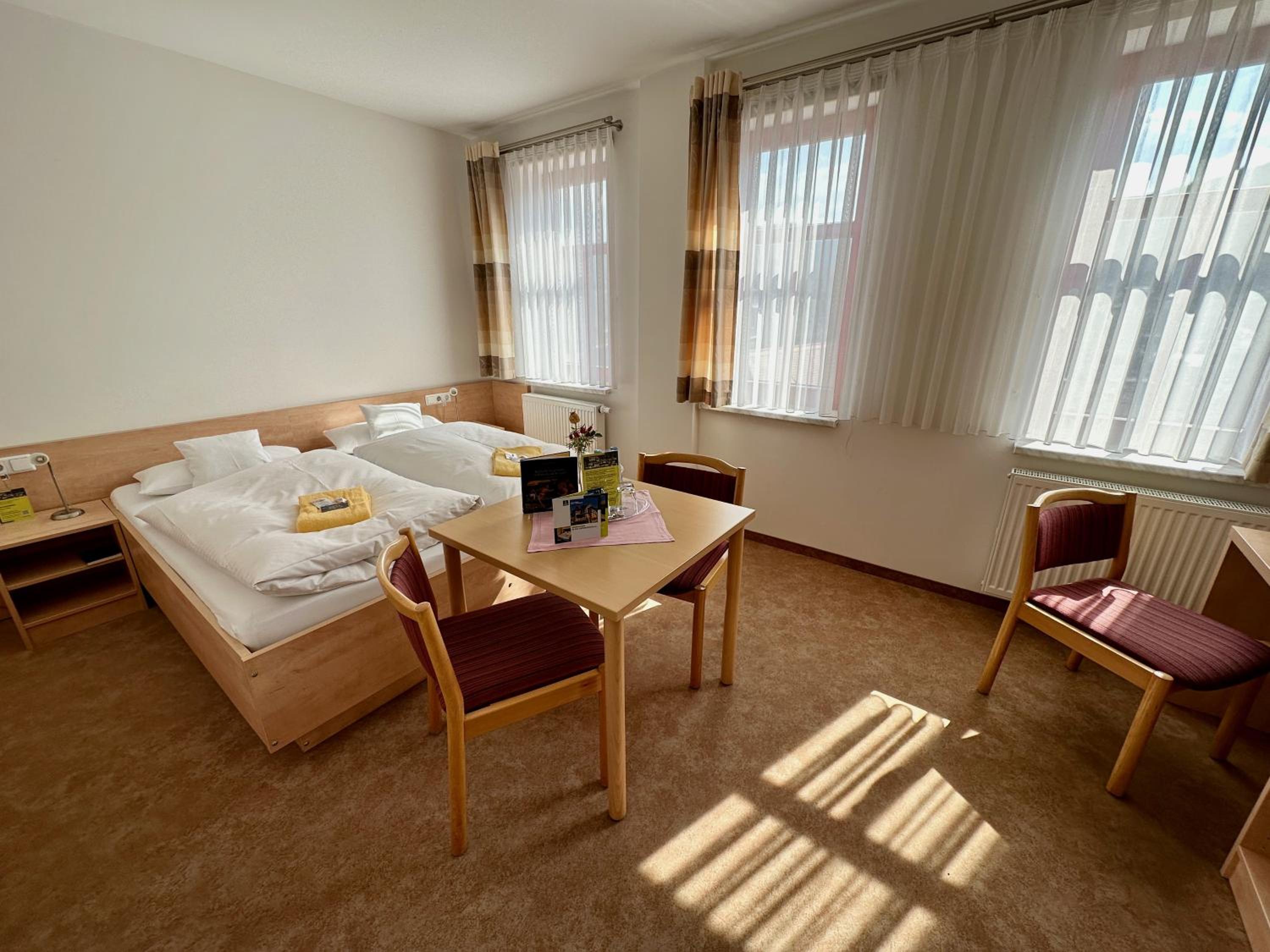 Double Room - Photo 6