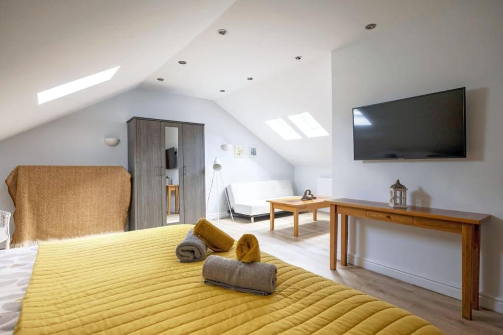 Four-Bedroom House photo 2