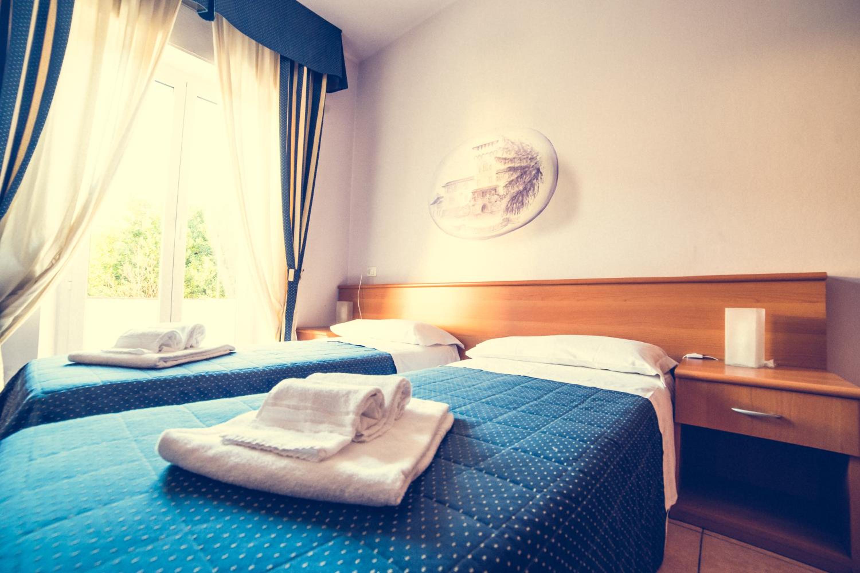 Double Room - Photo 2