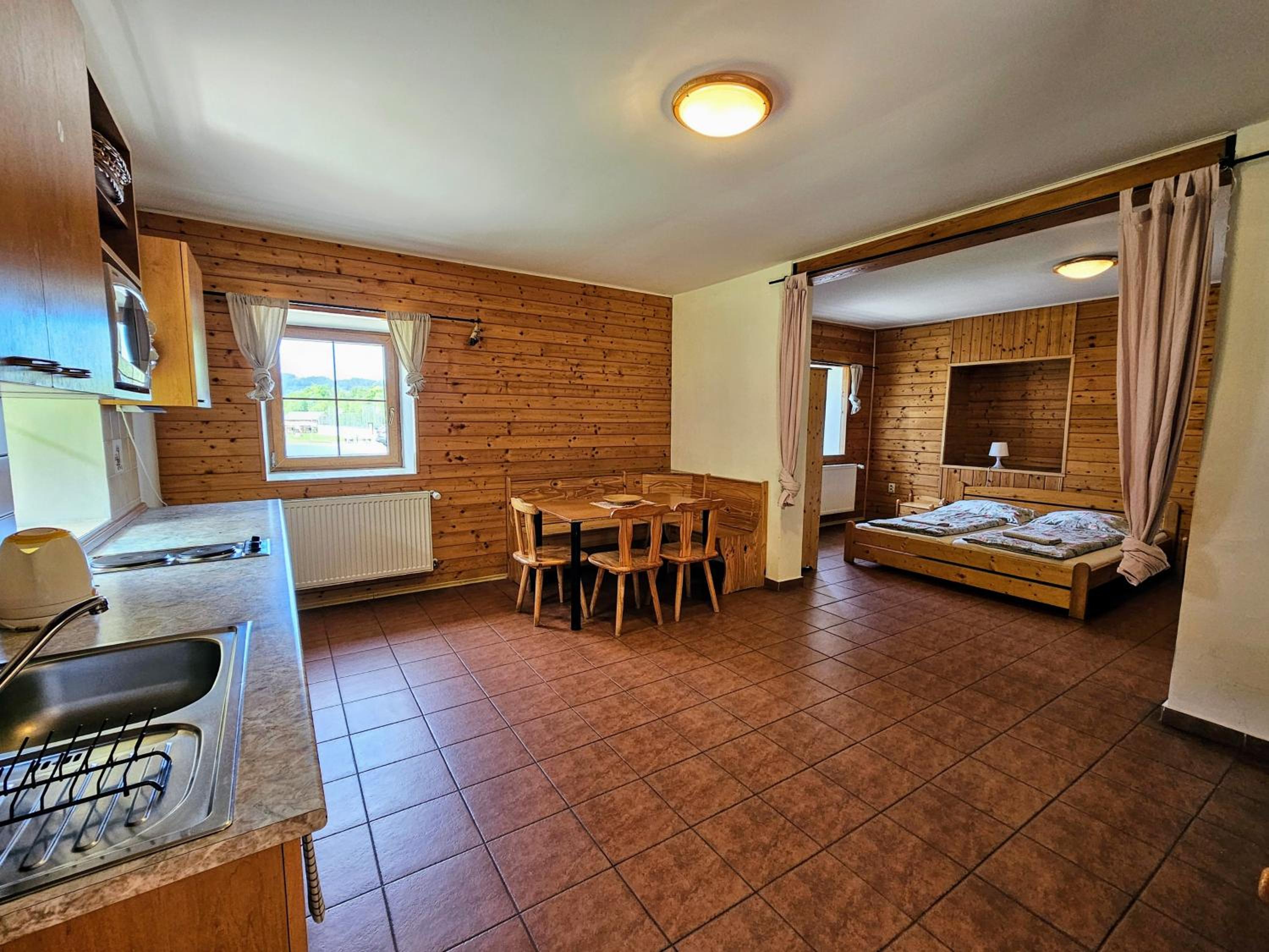 One-Bedroom Apartment photo 1