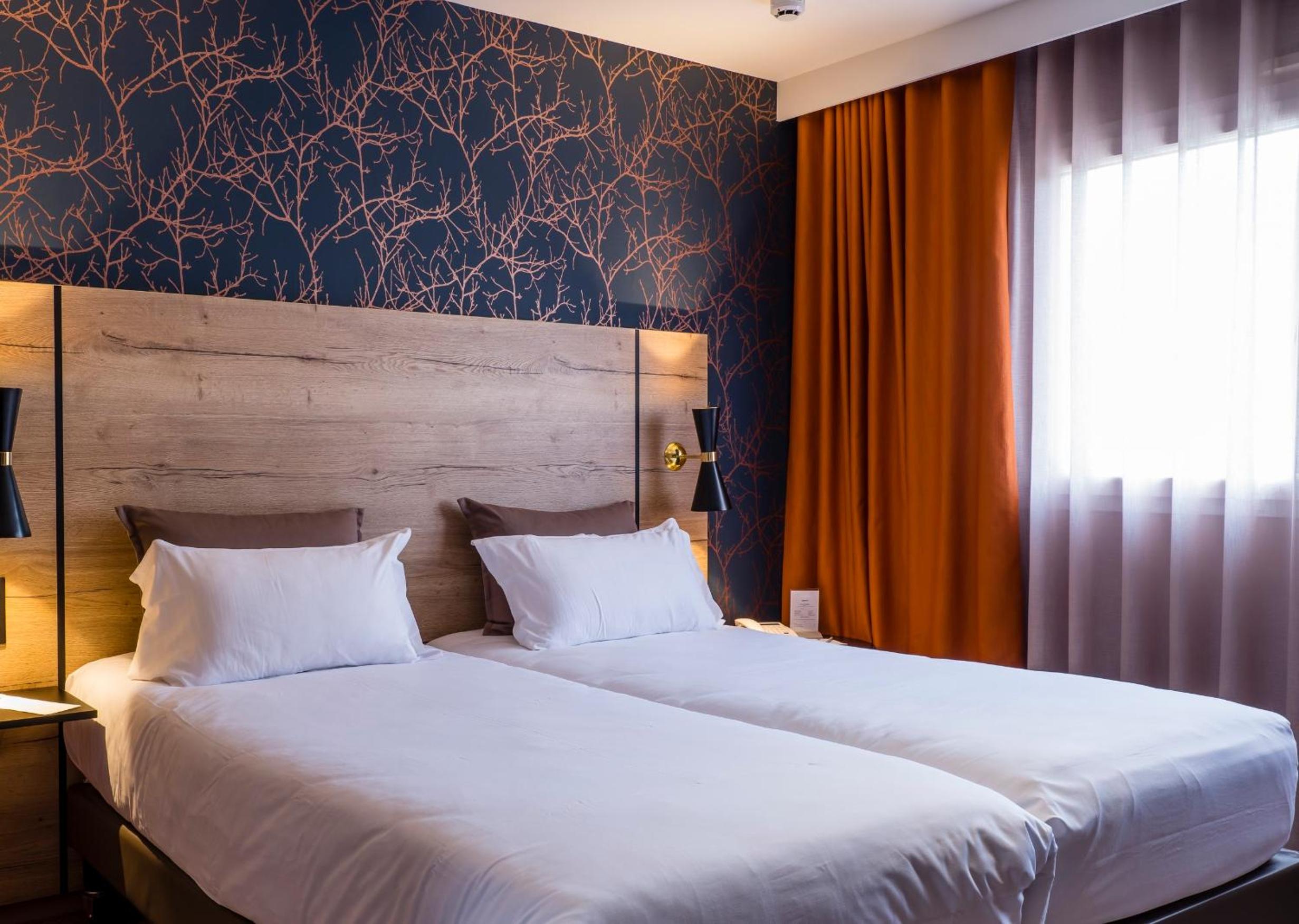 Standard Twin Room - Photo 1